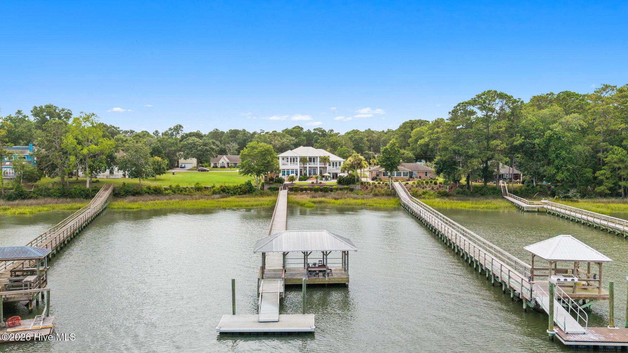 100554709 | Photo 25