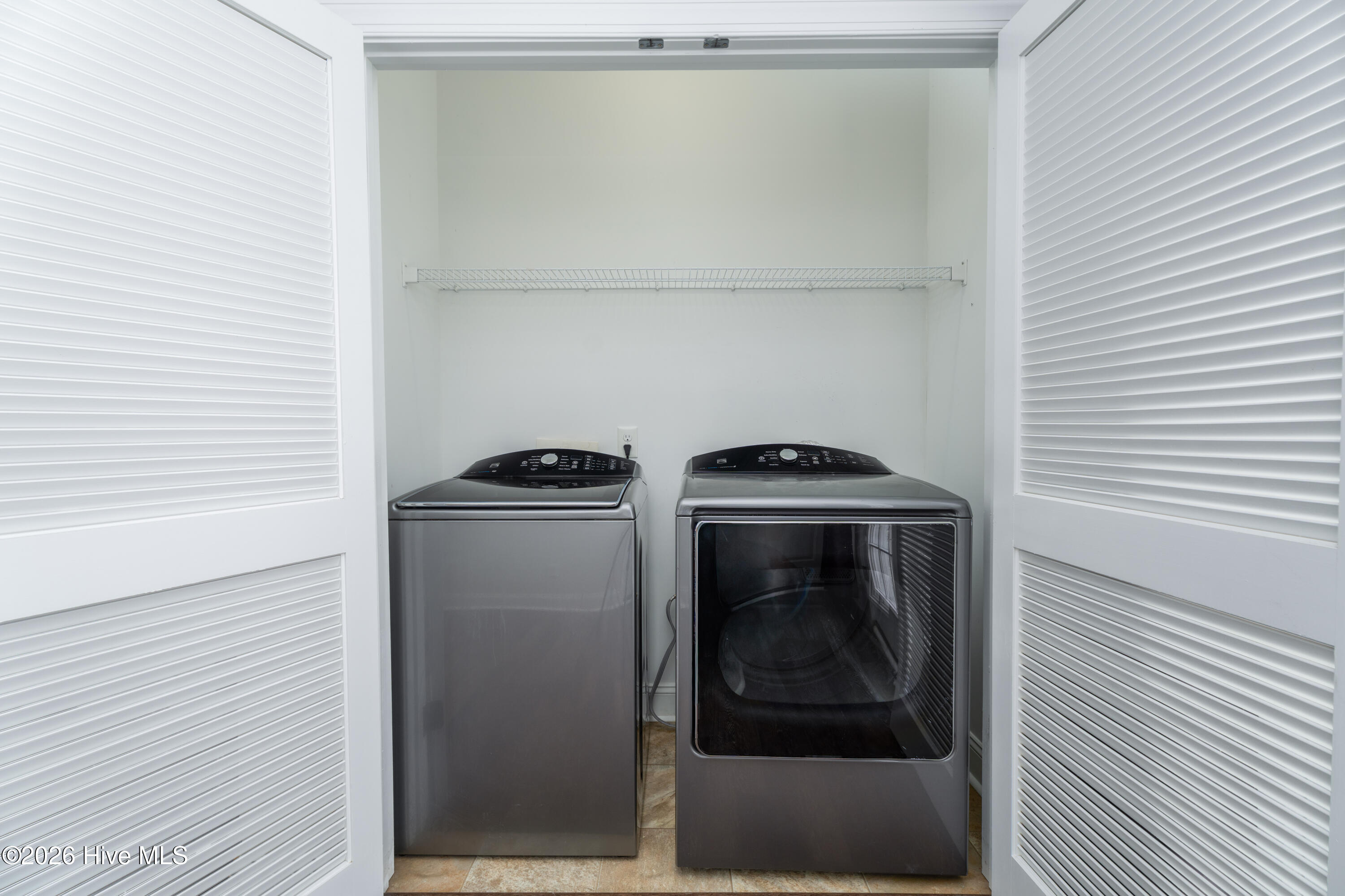 100569563 | Photo 14