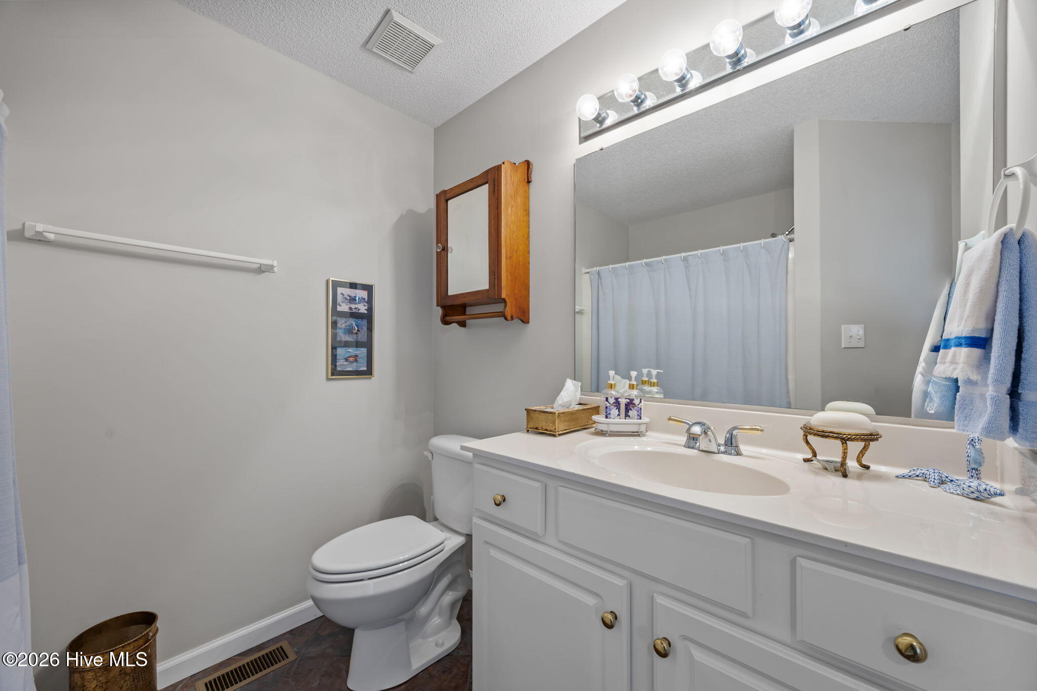 160 Live Oak Road,Newport