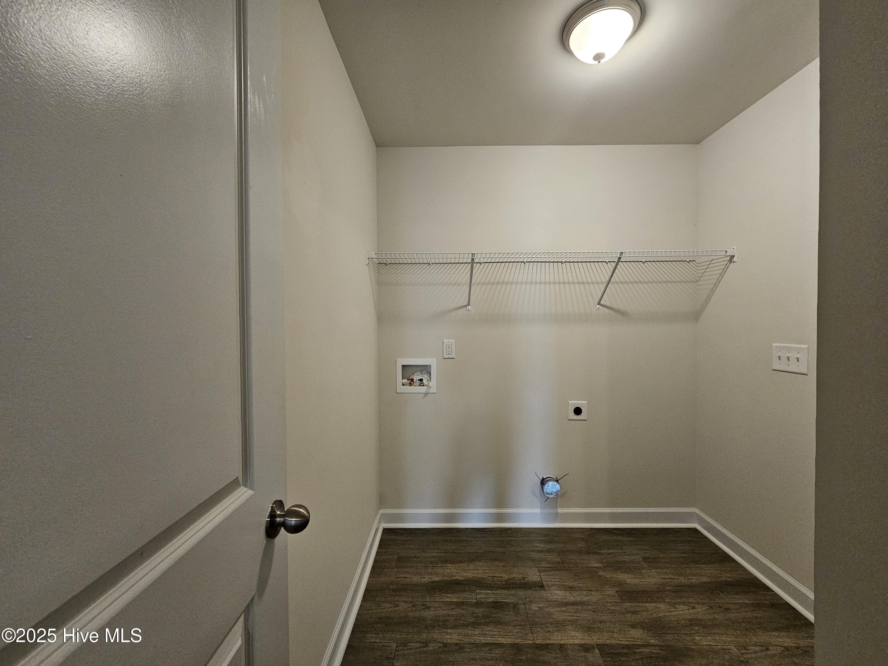 100526822 | Photo 30