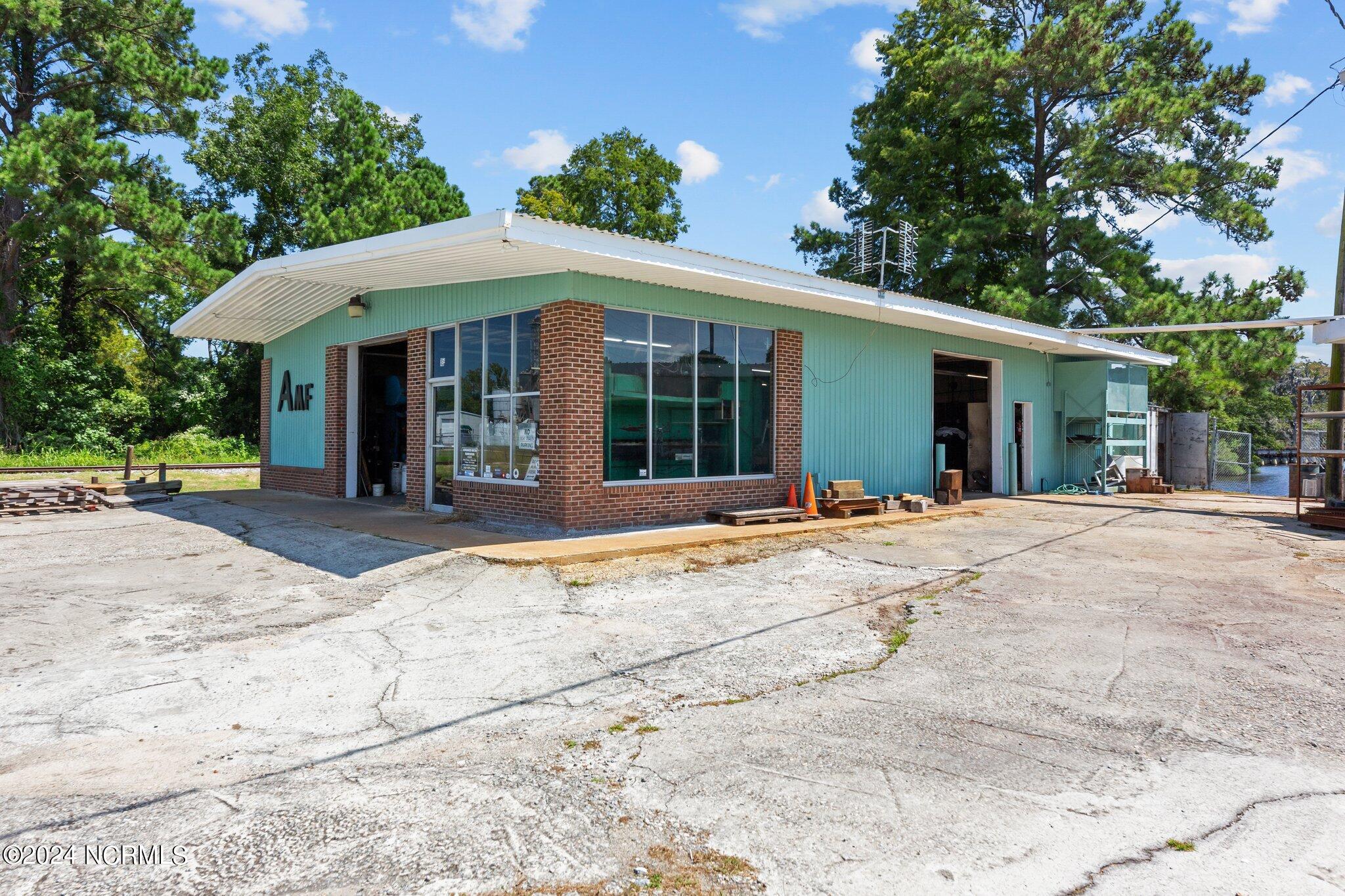 1054 E Main Street, Washington, NC, 27889