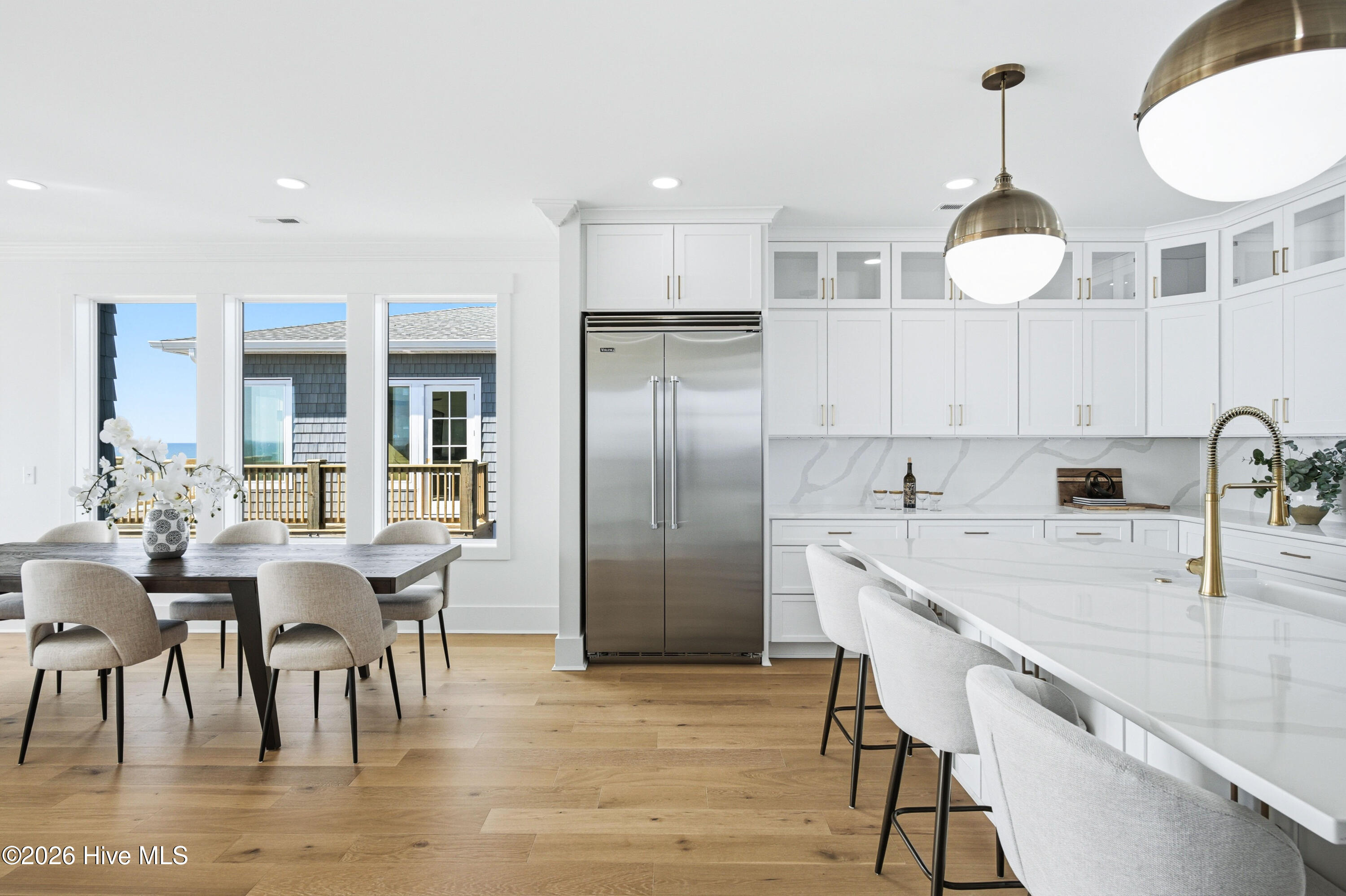 100508019 | Photo 15