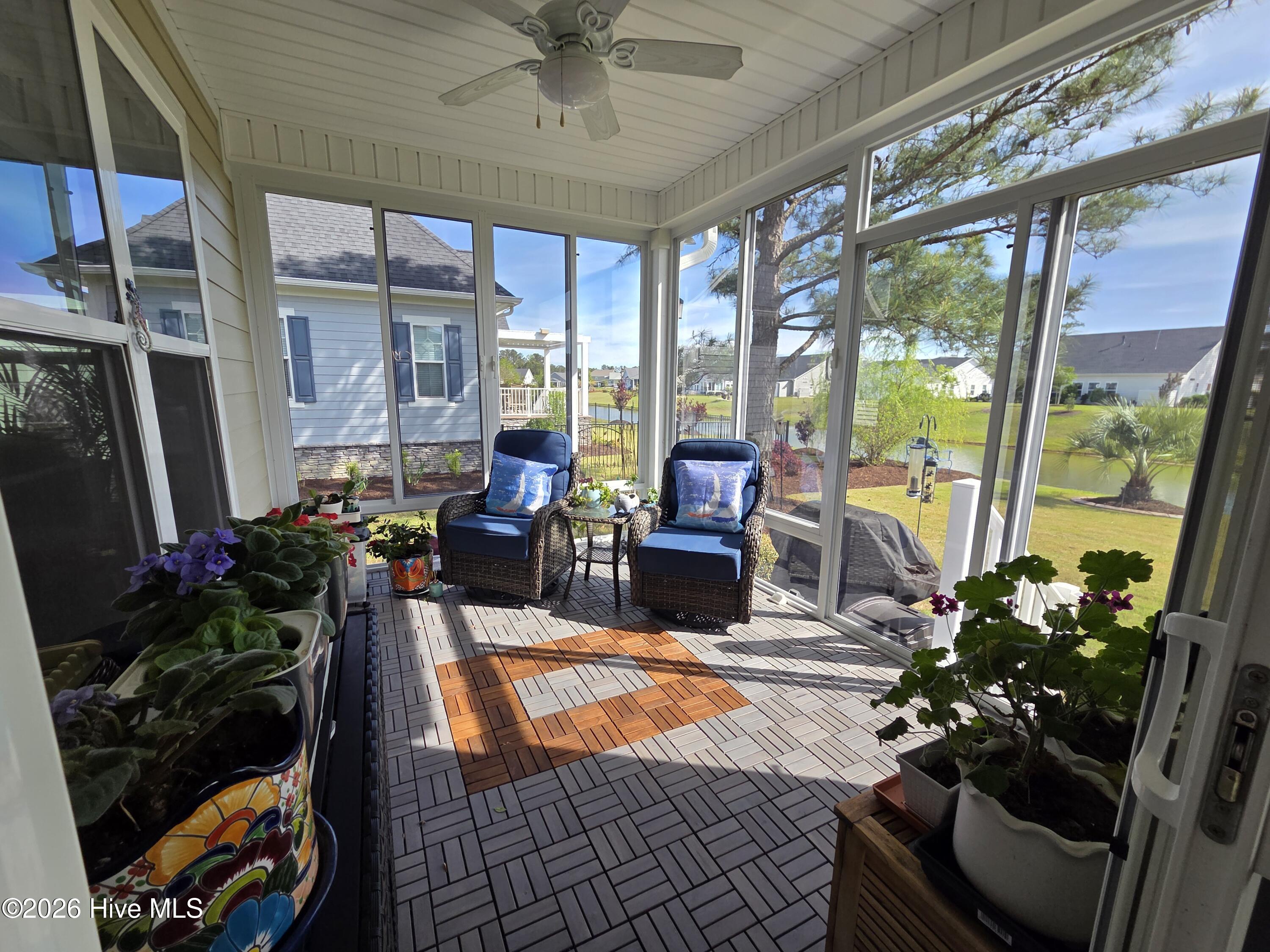 100566407 | Photo 45