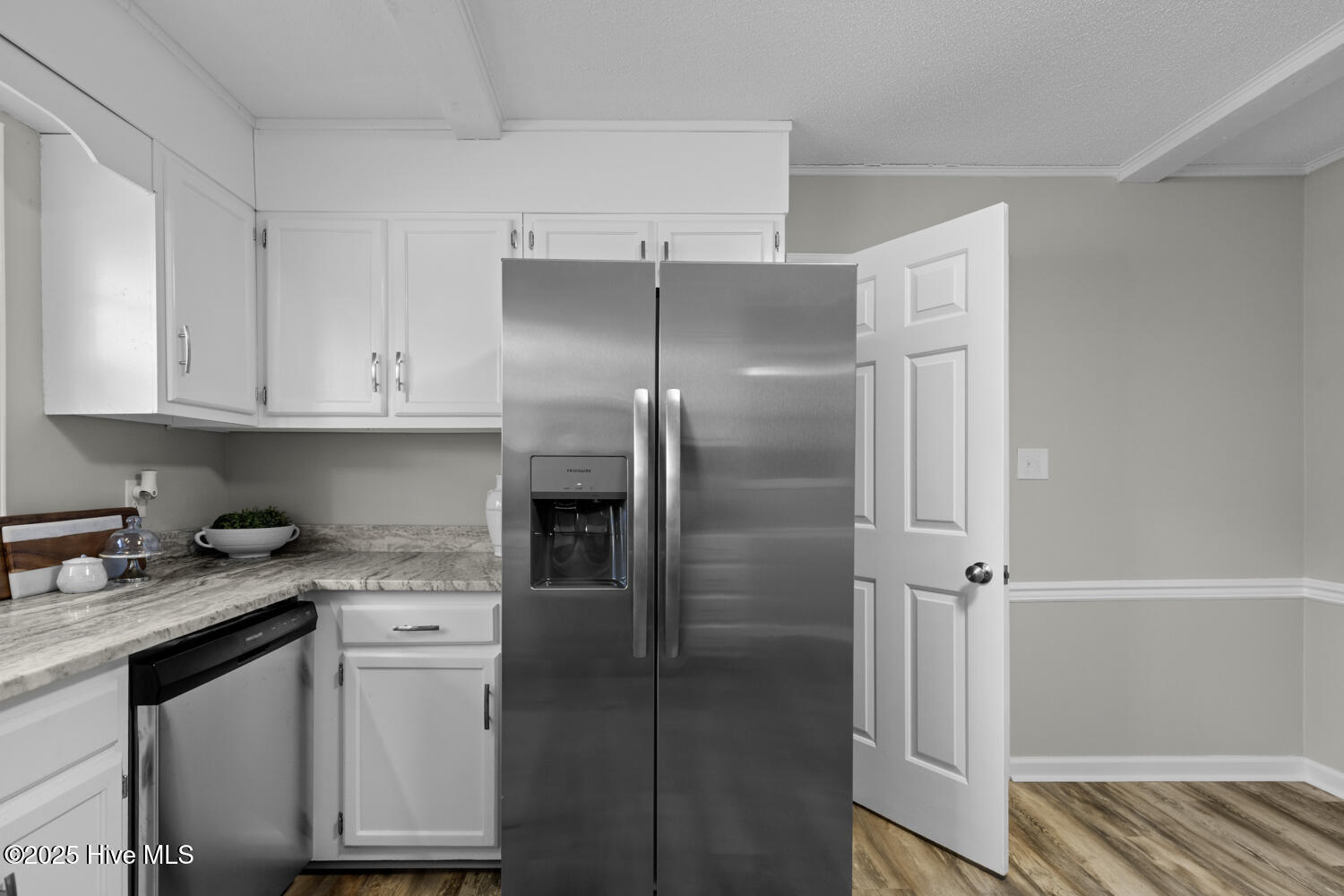 100544995 | Photo 15