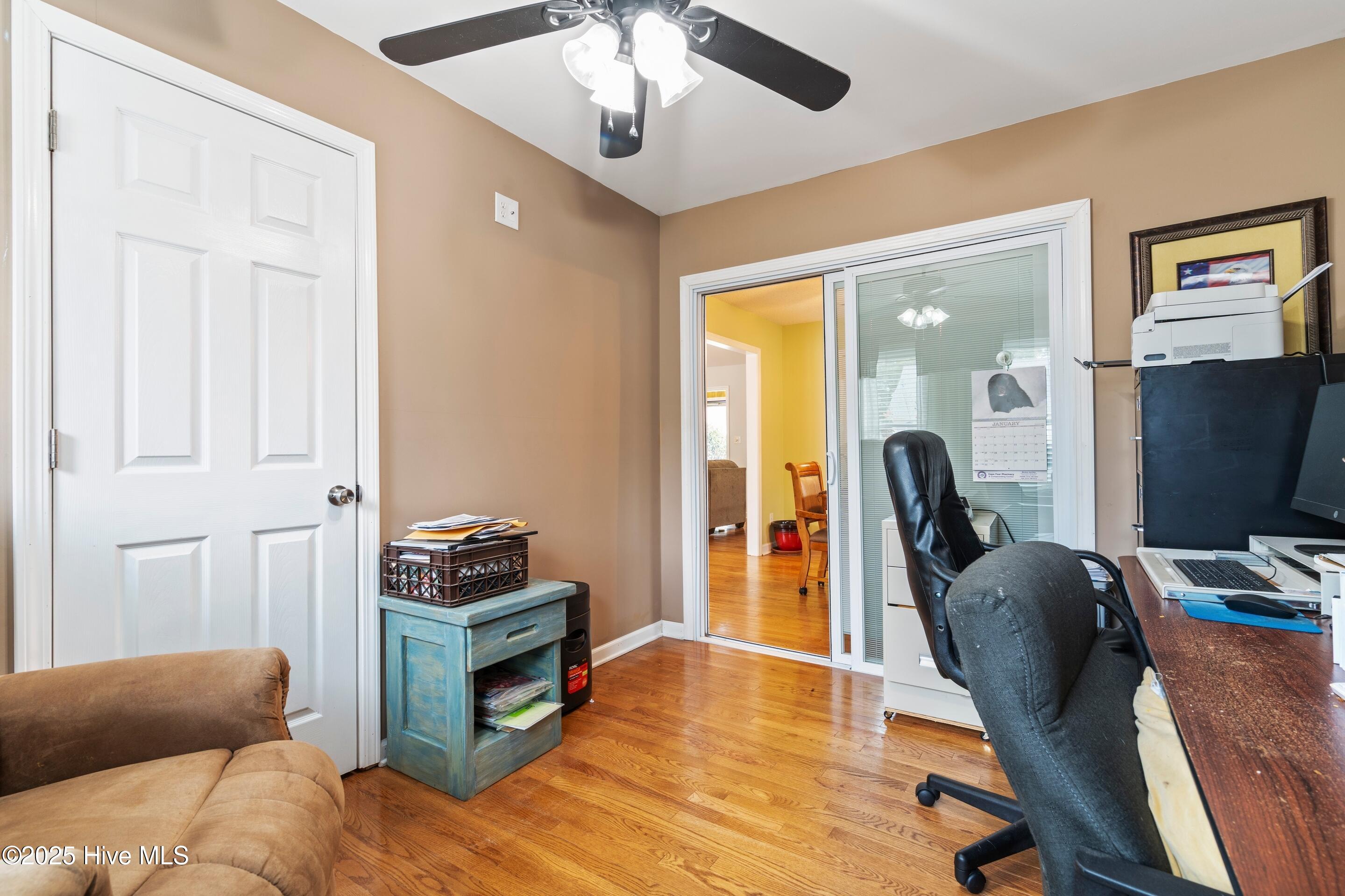 100543561 | Photo 27