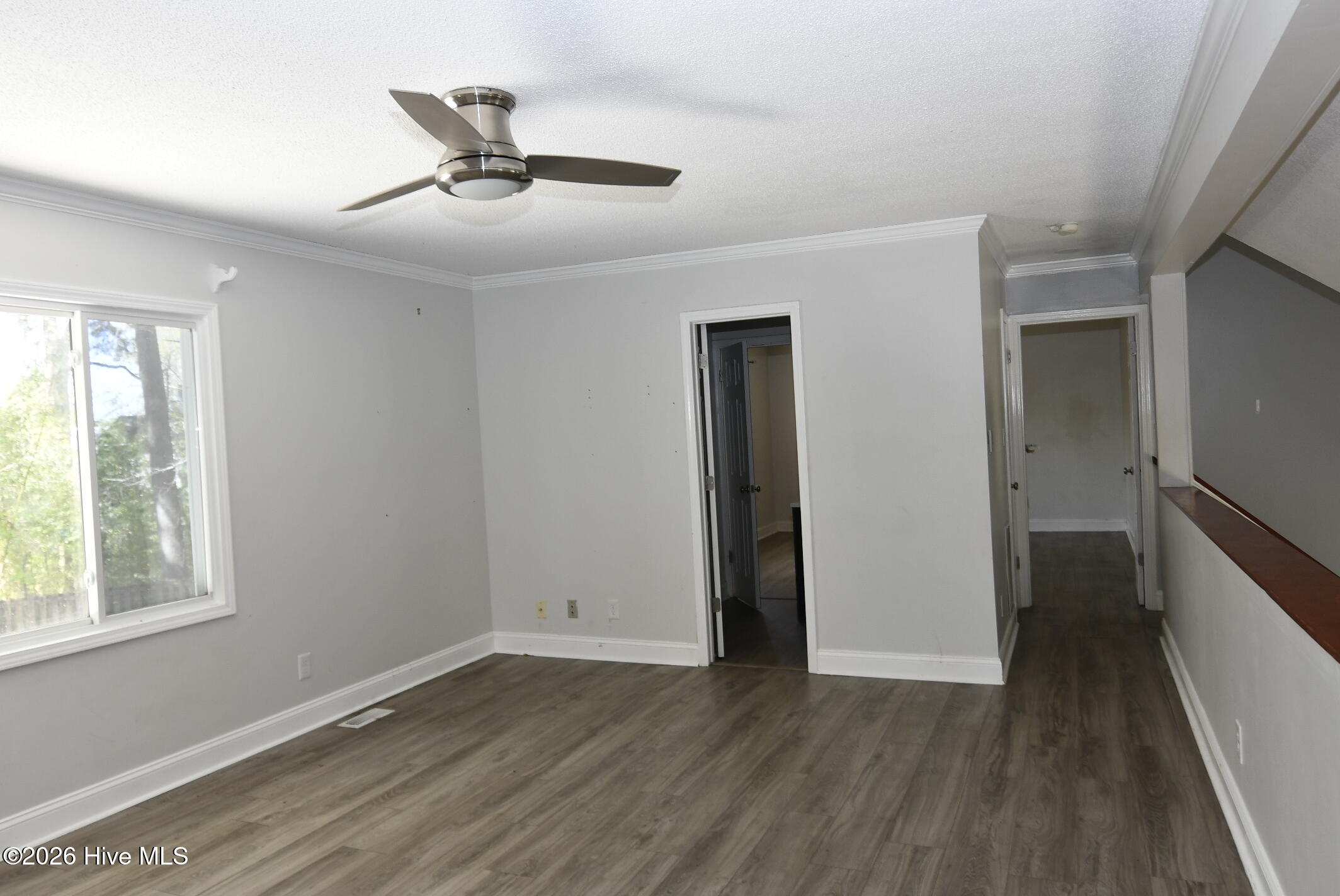 100563872 | Photo 14