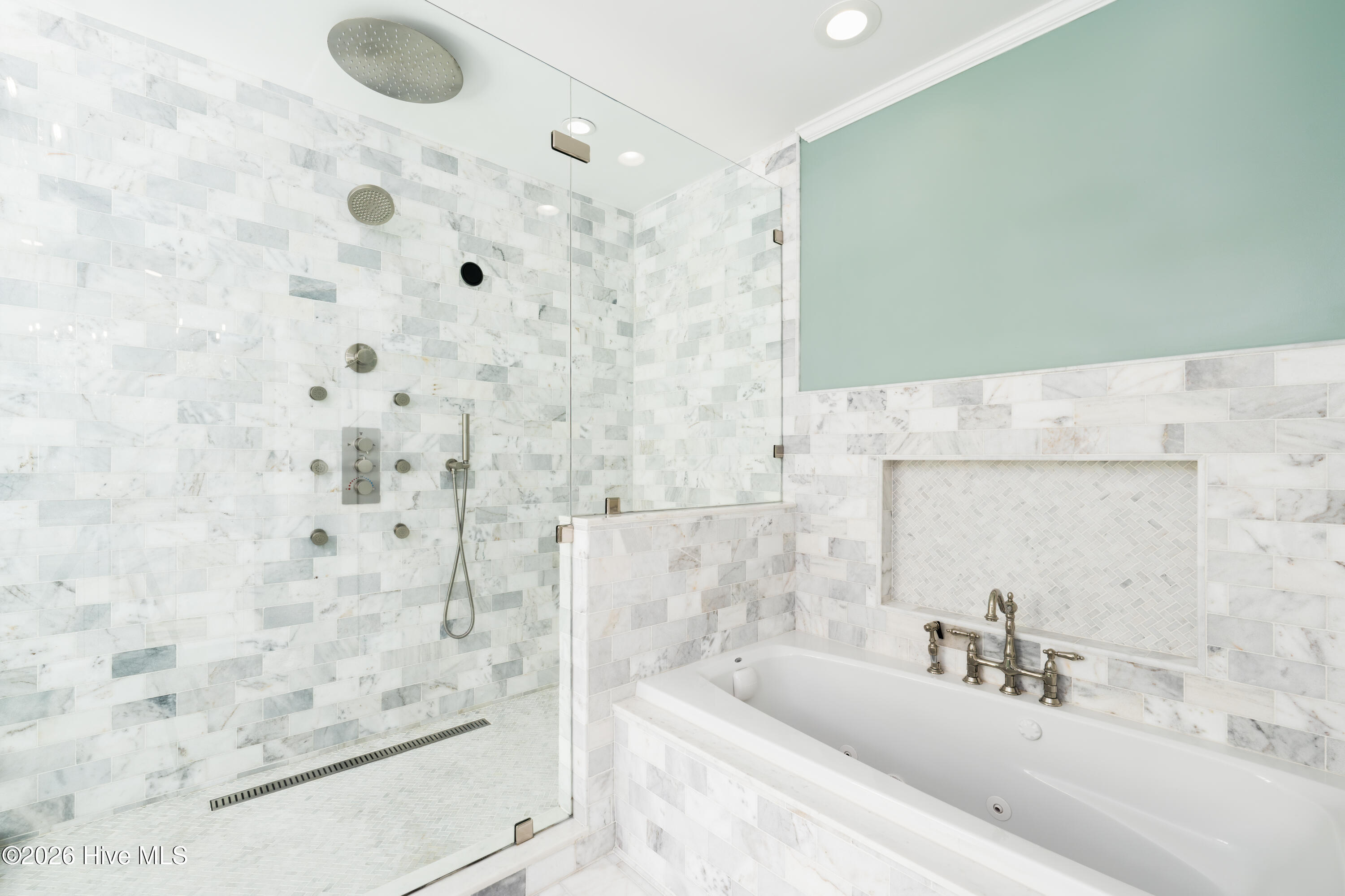 100565005 | Photo 40