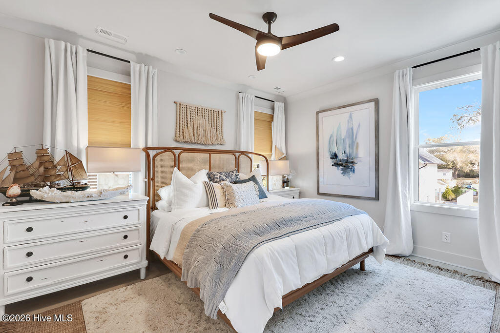 100549041 | Photo 34