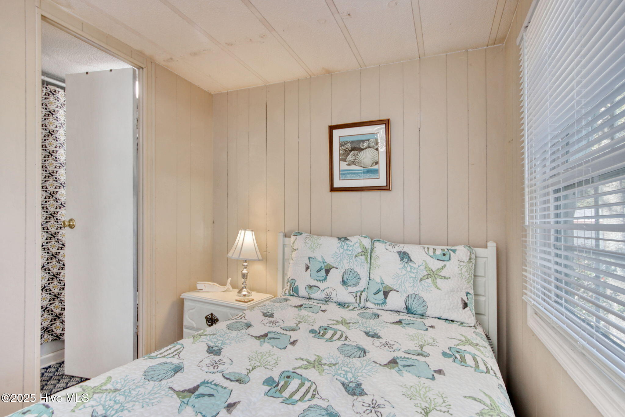 100566005 | Photo 10