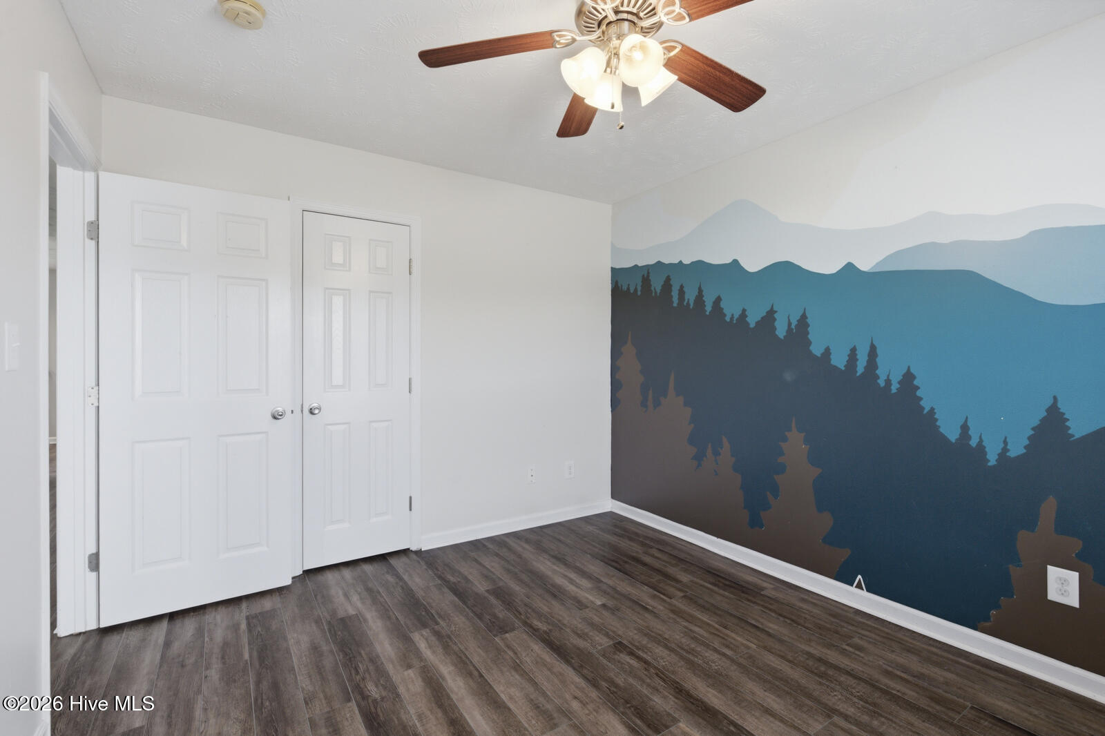 100569948 | Photo 19