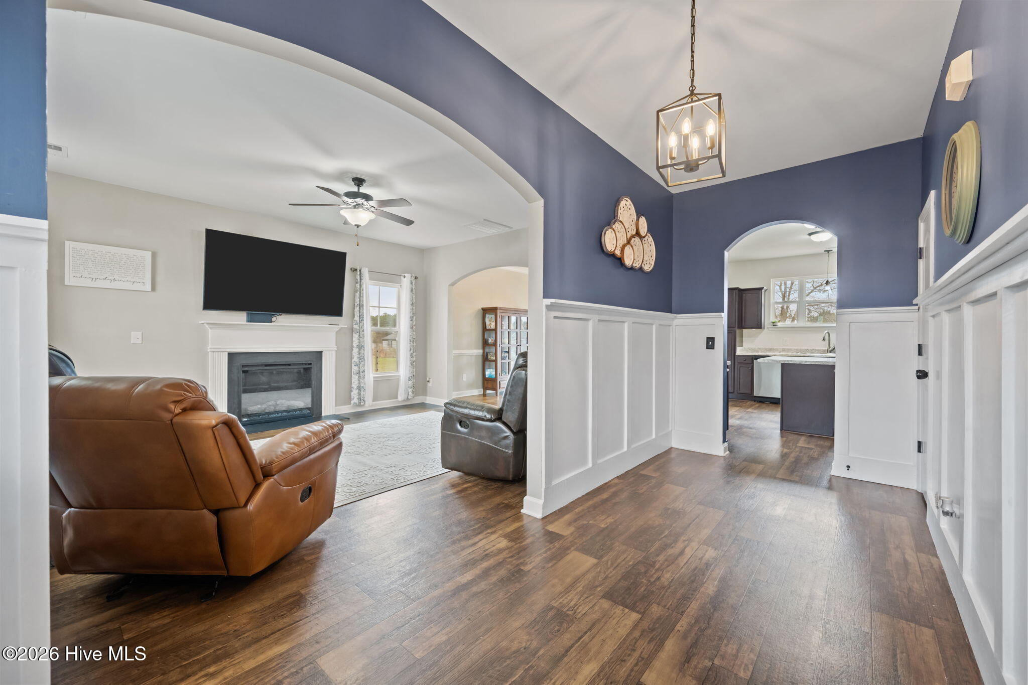 100557643 | Photo 22