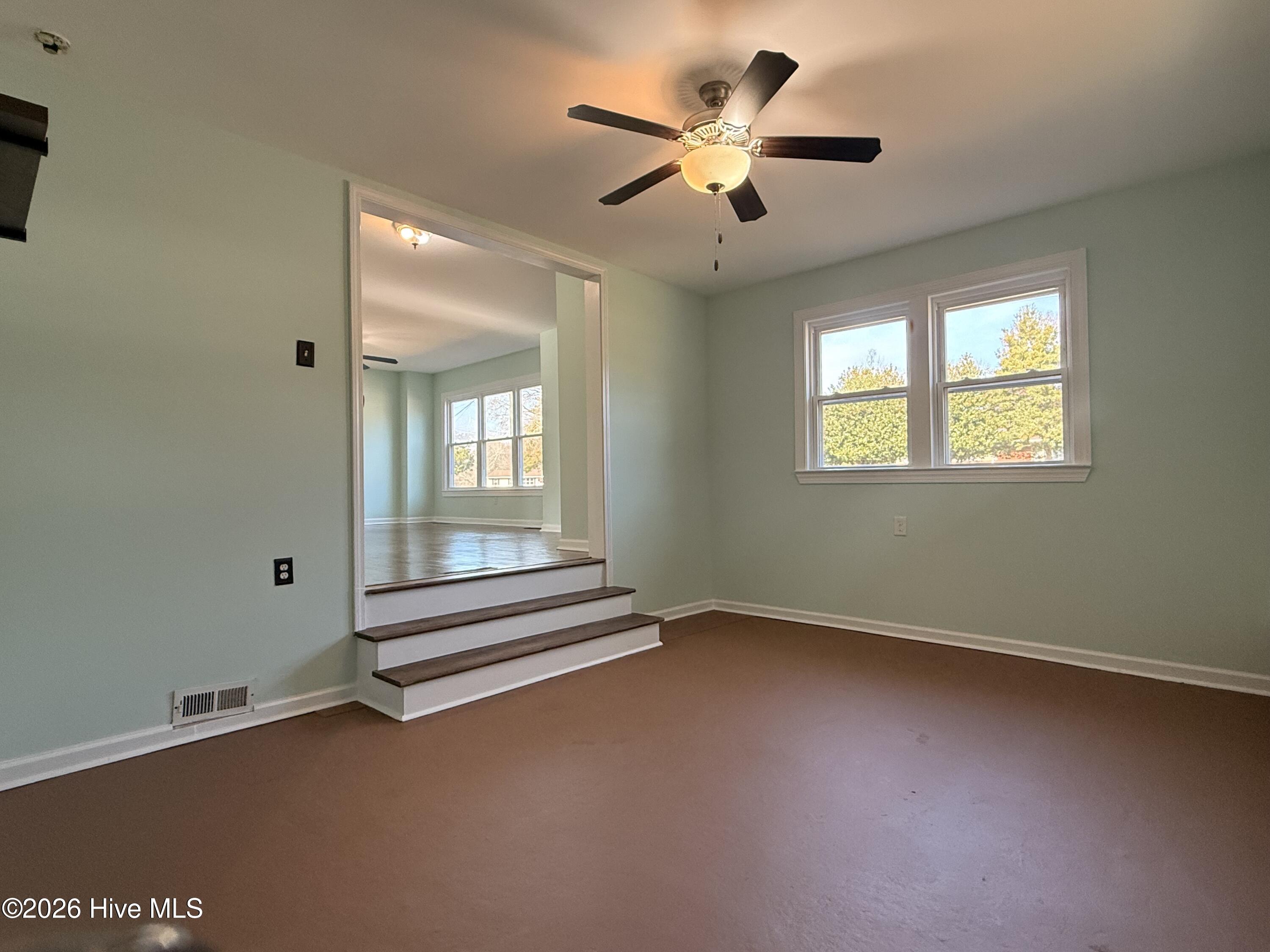 100548164 | Photo 11