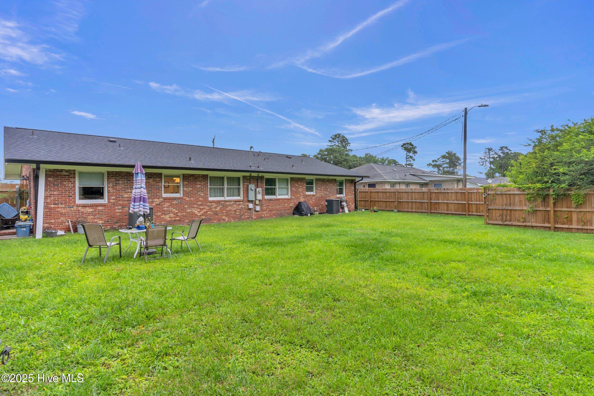 100558659 | Photo 18