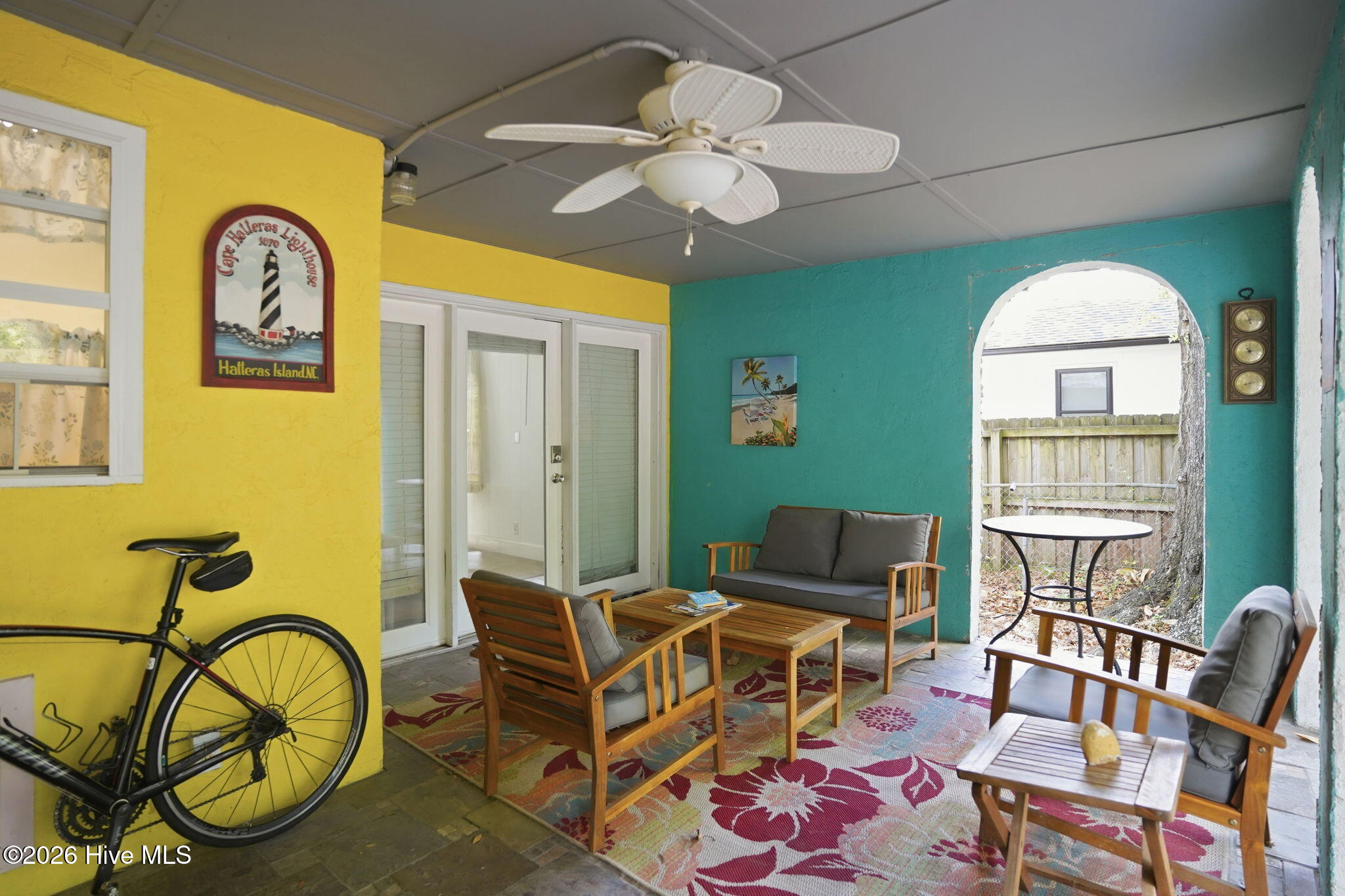 100570654 | Photo 31