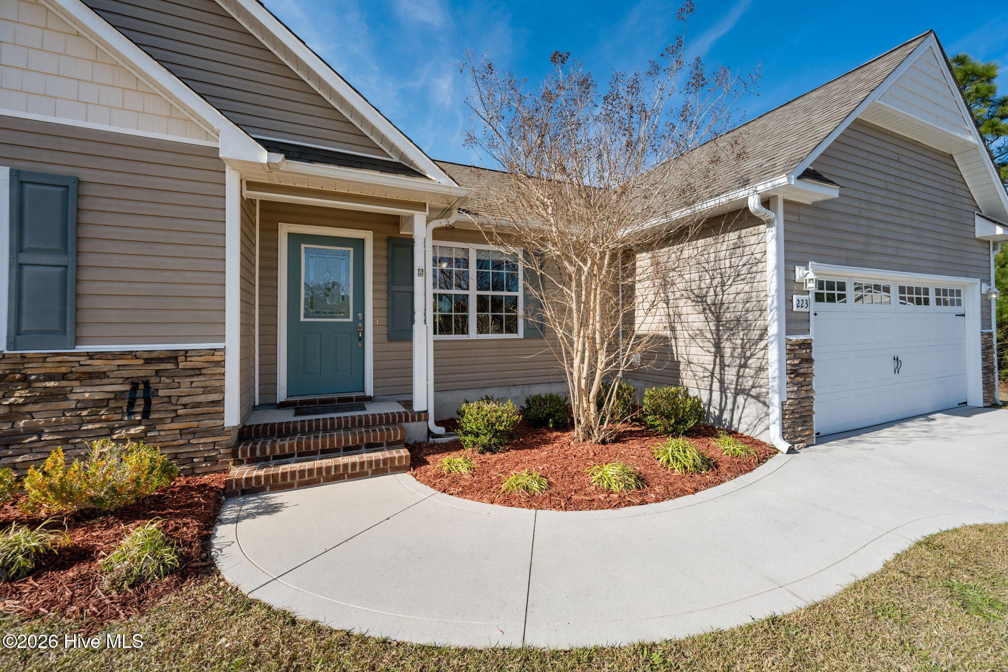 100562180 | Photo 31