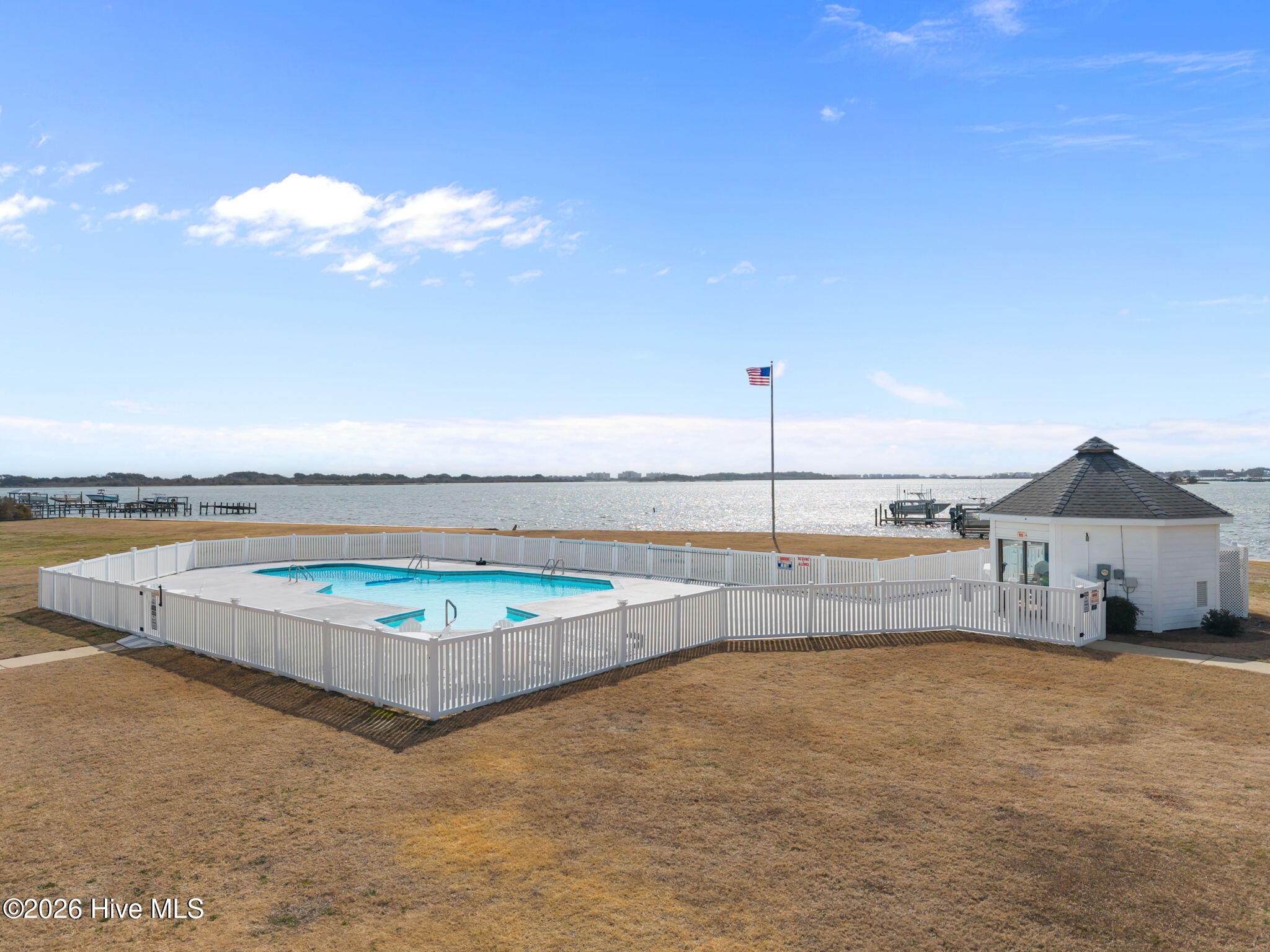 100555604 | Photo 36