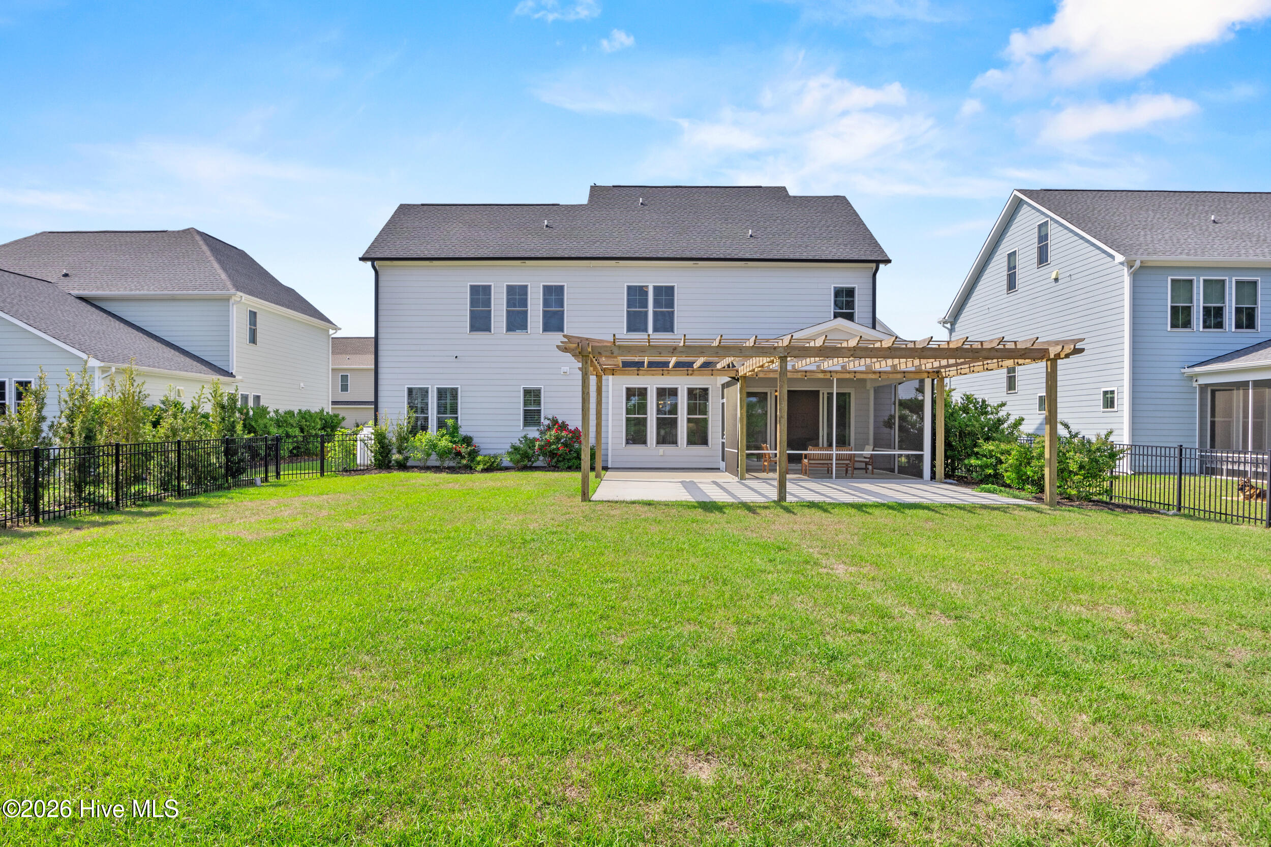 100567603 | Photo 48