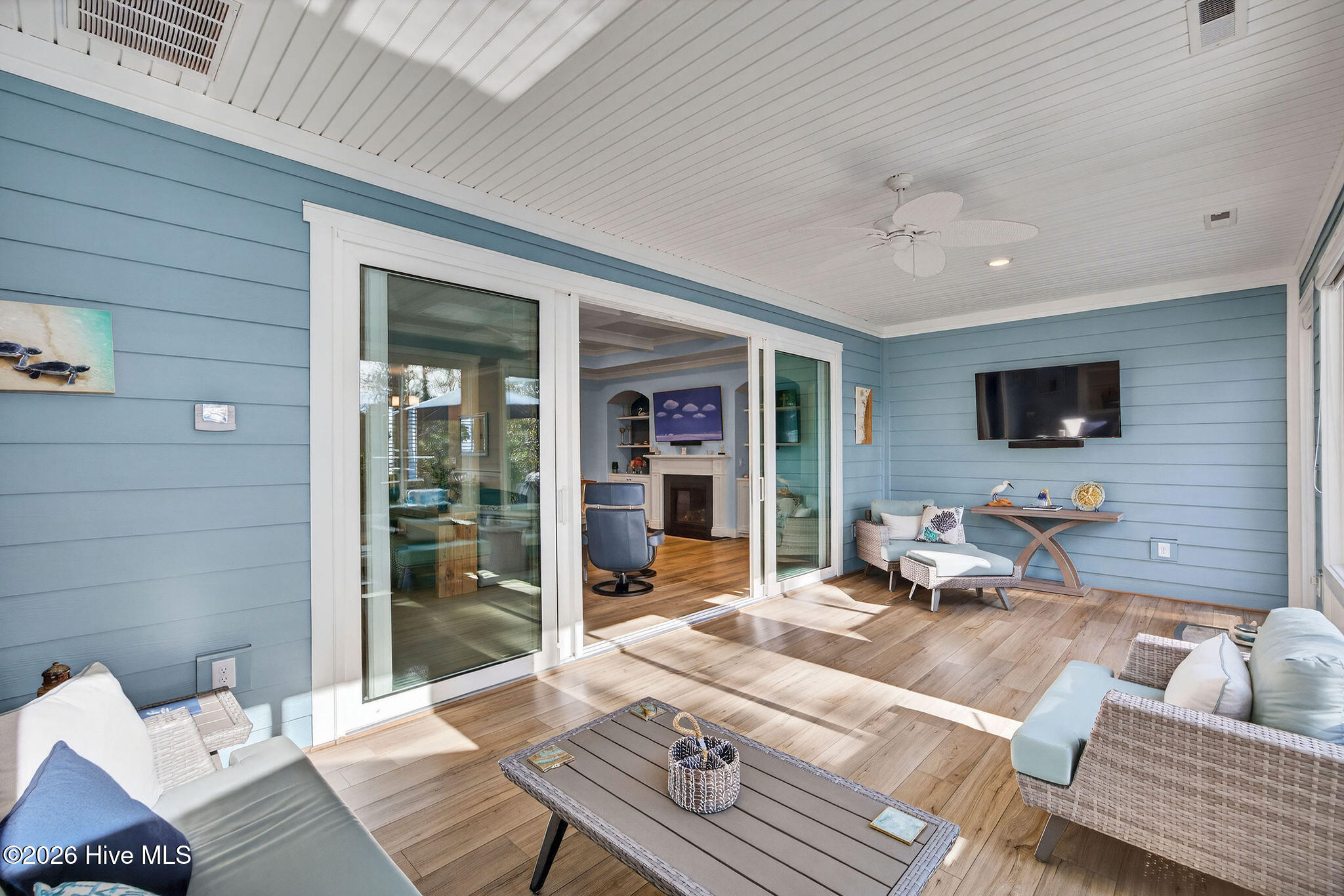 100554107 | Photo 26