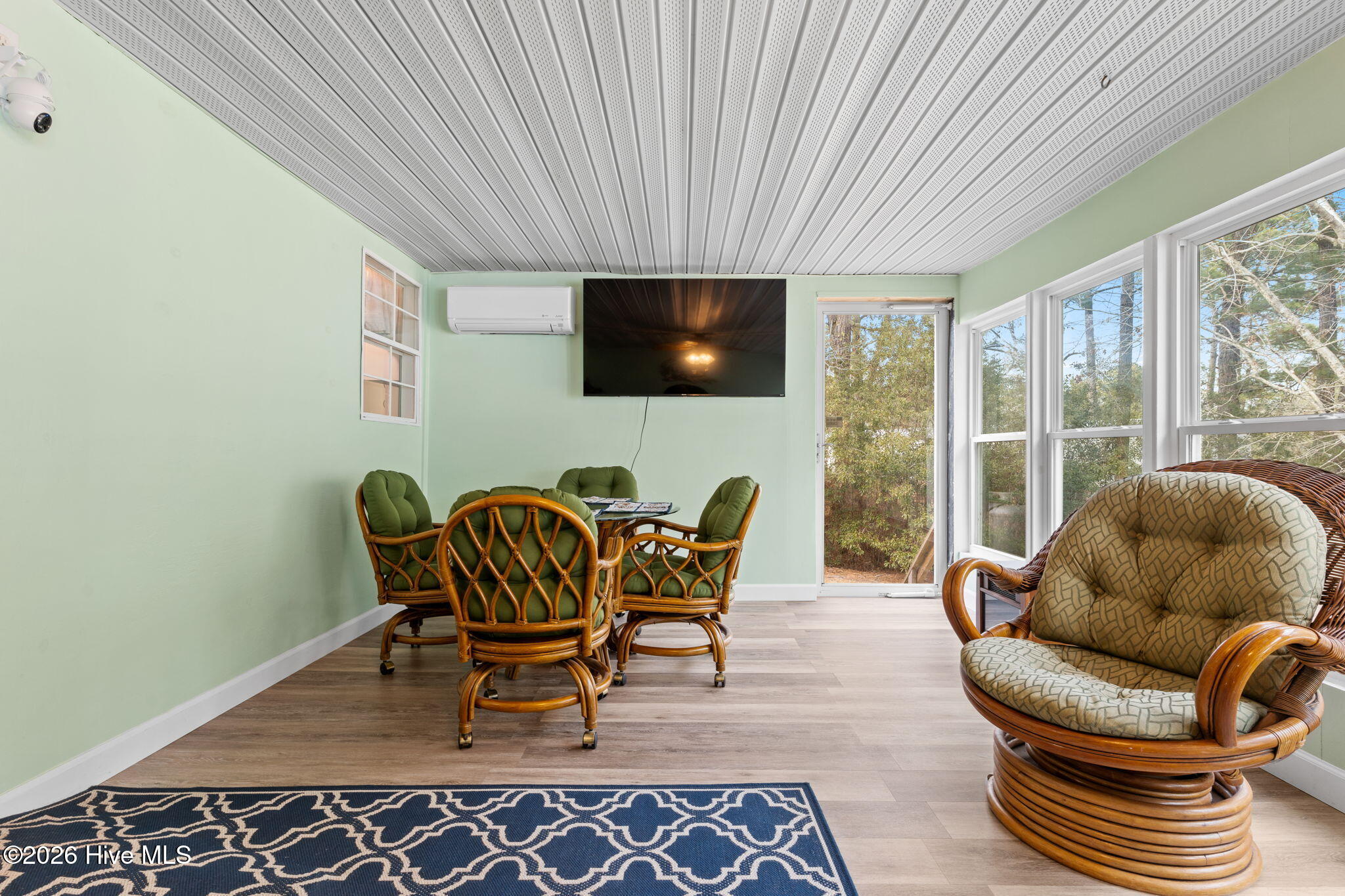 100550811 | Photo 31