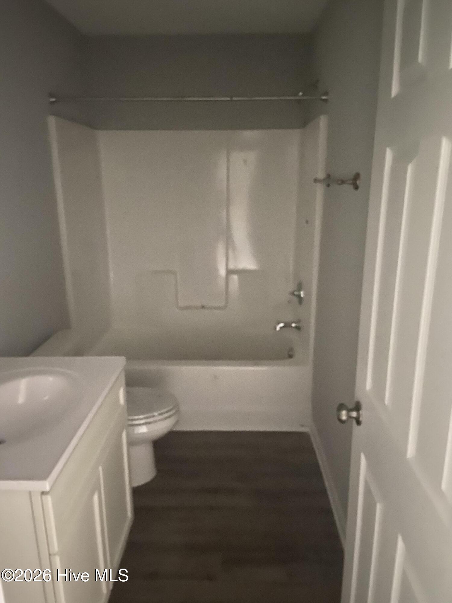 100561897 | Photo 25