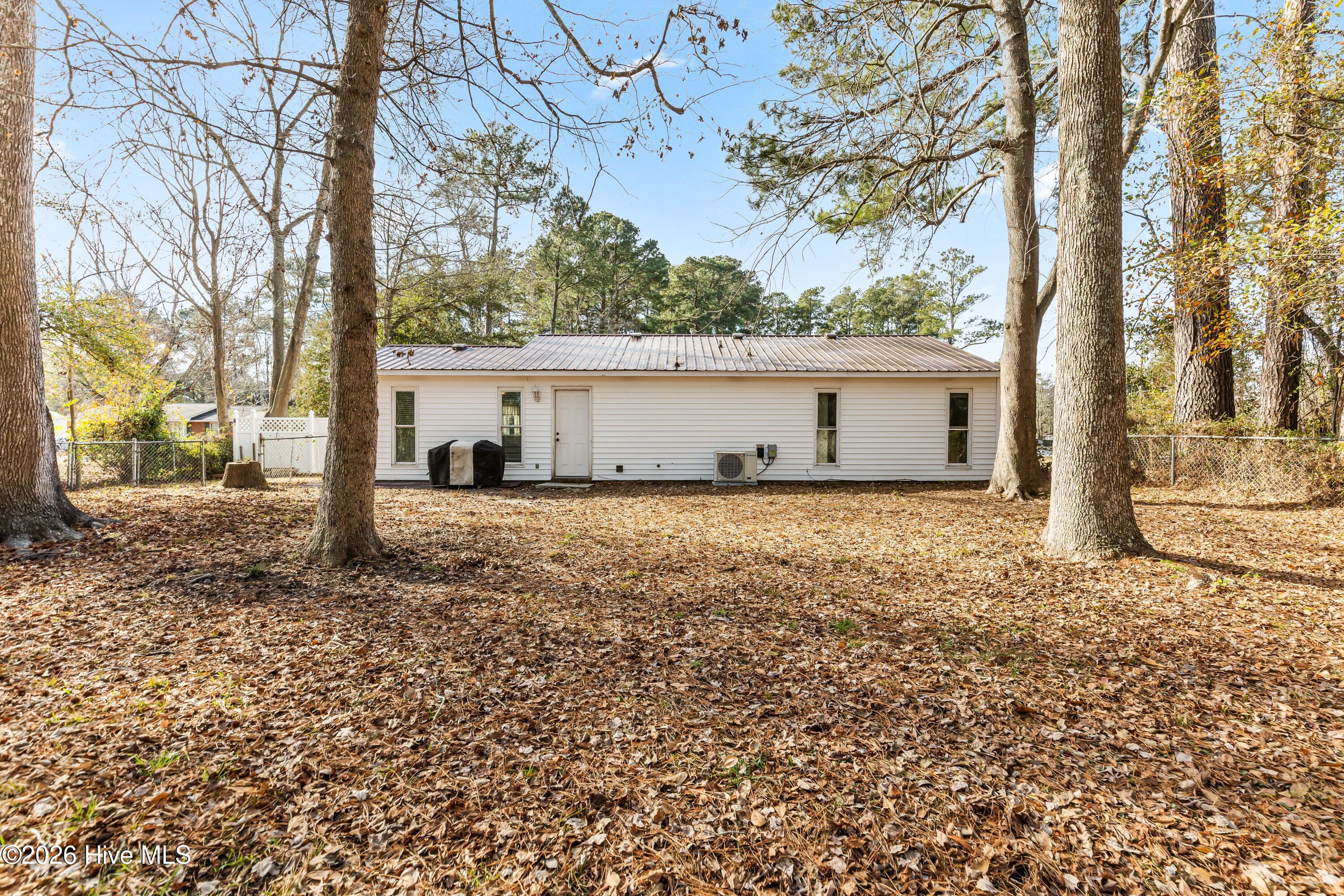 100550211 | Photo 21