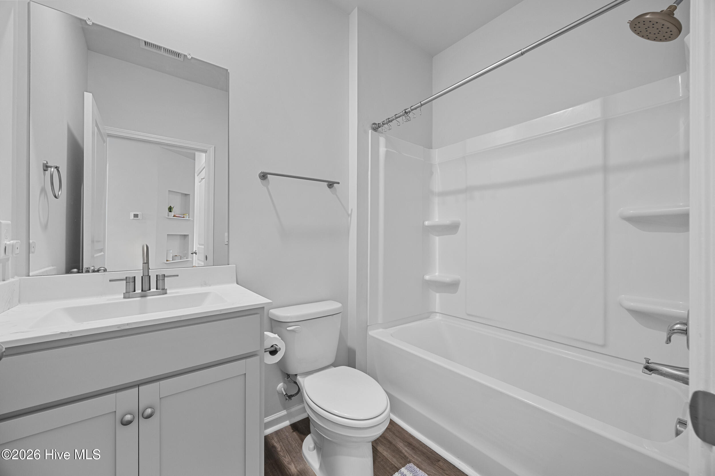 100565485 | Photo 14