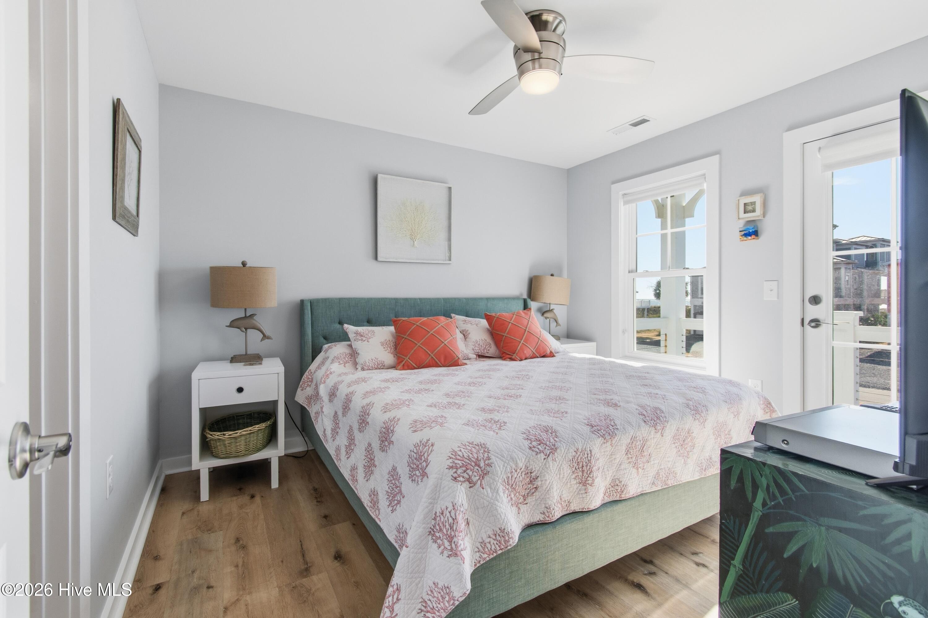 100547553 | Photo 26