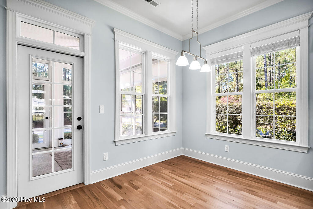 100566993 | Photo 21