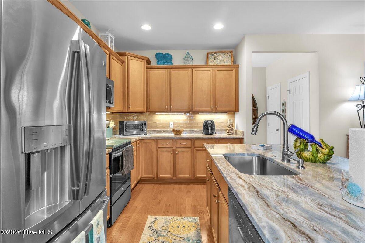 100549972 | Photo 11