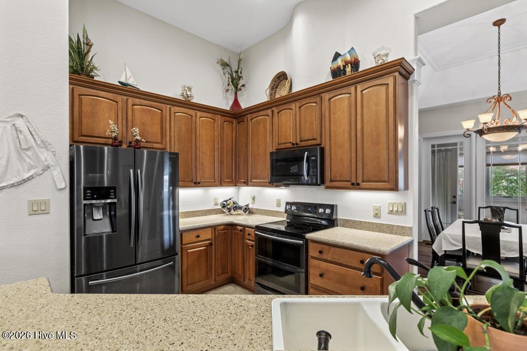 100564942 | Photo 33