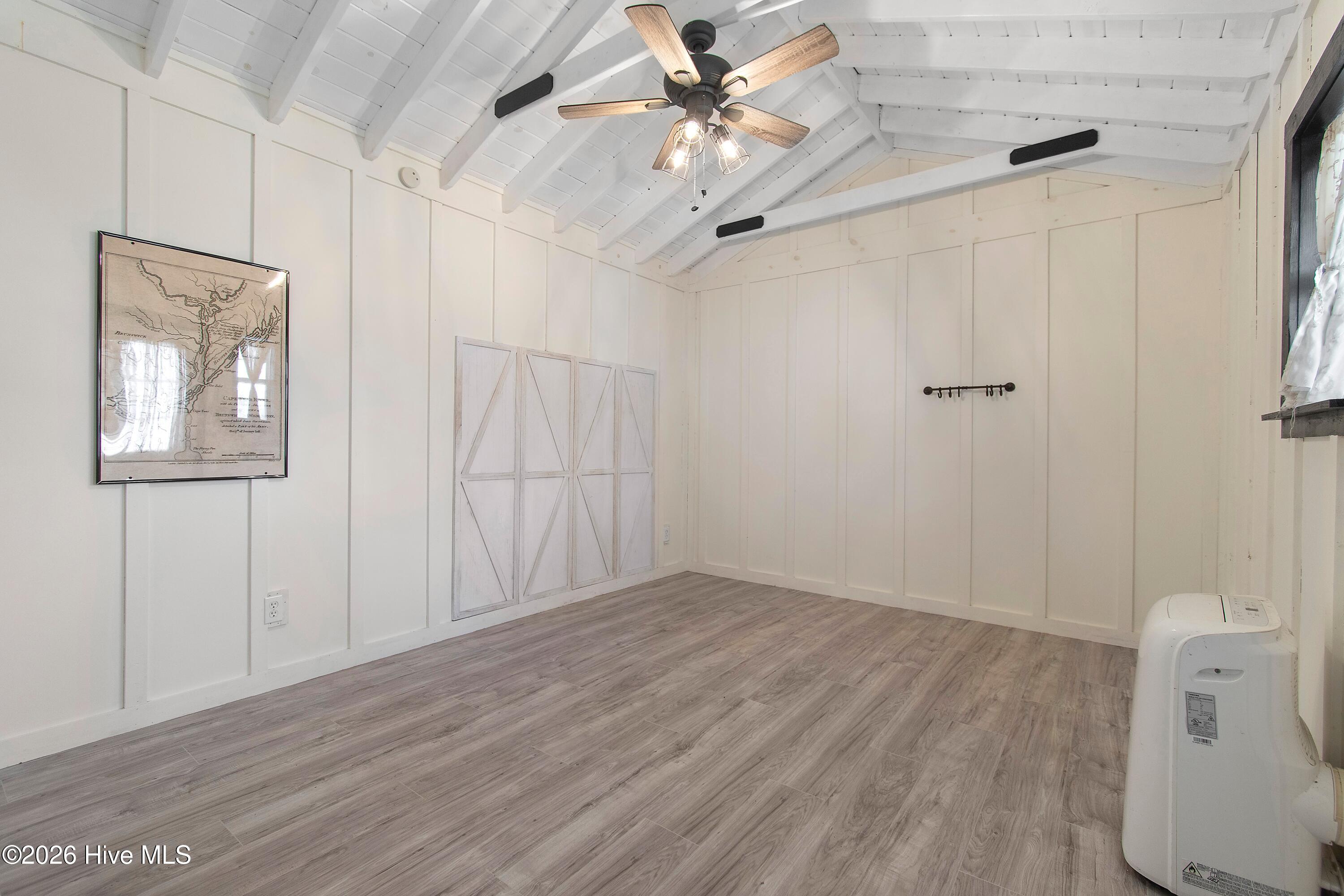 100553657 | Photo 33