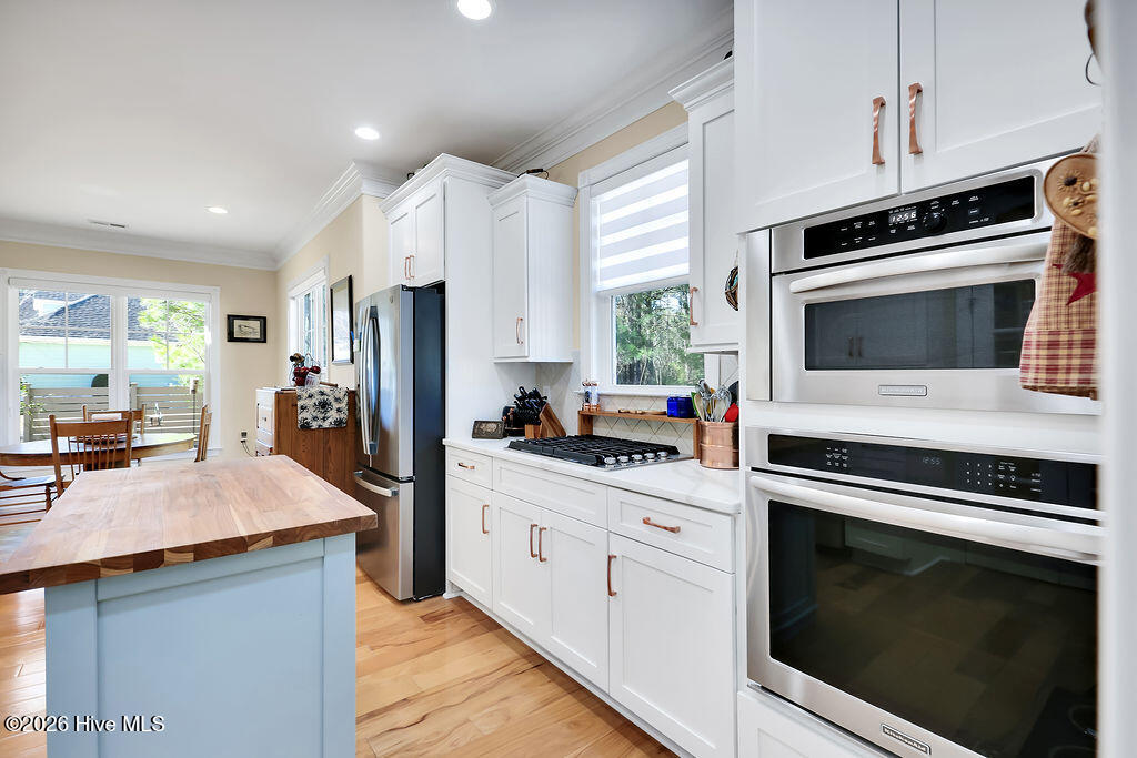 100550875 | Photo 22