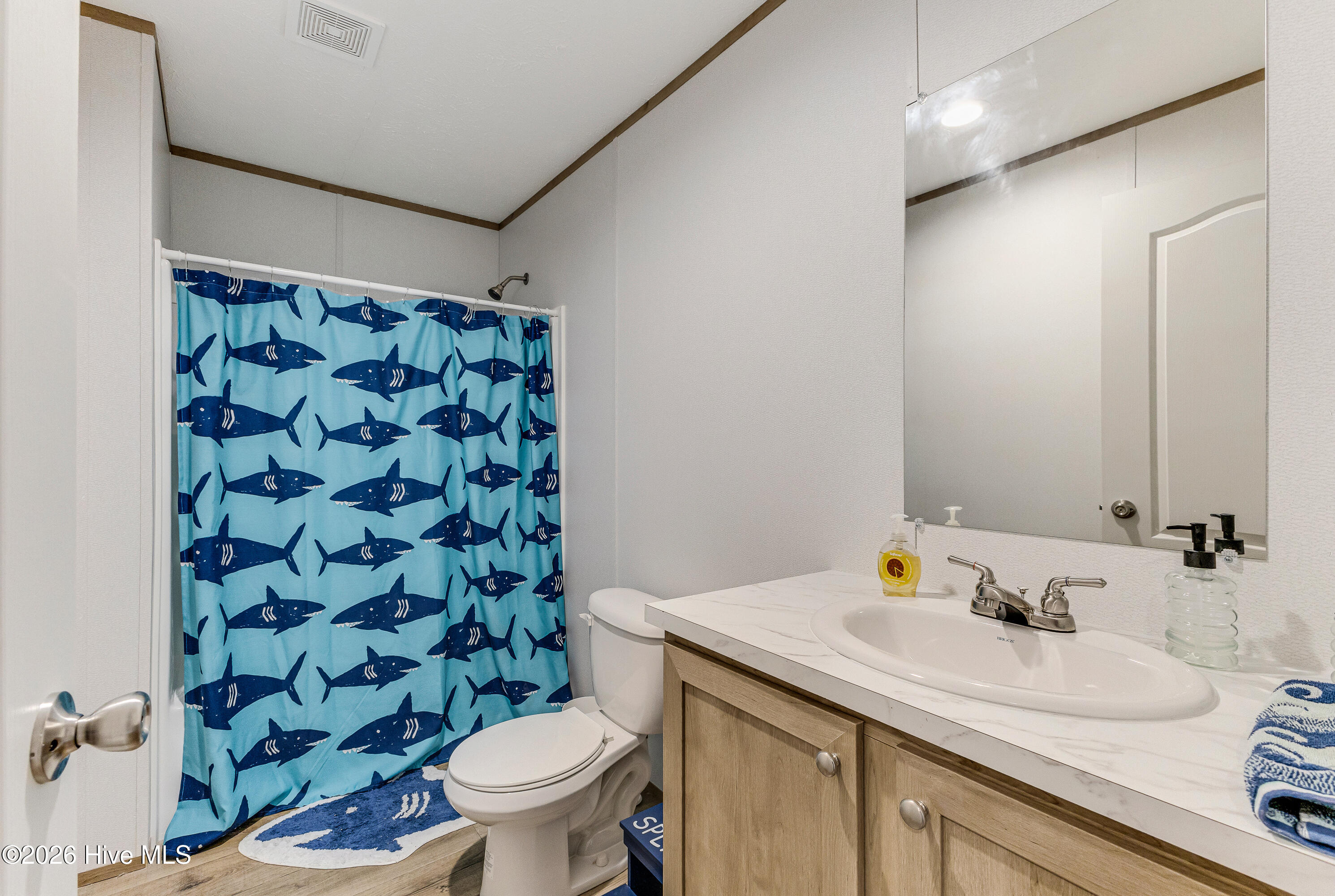 100558800 | Photo 21