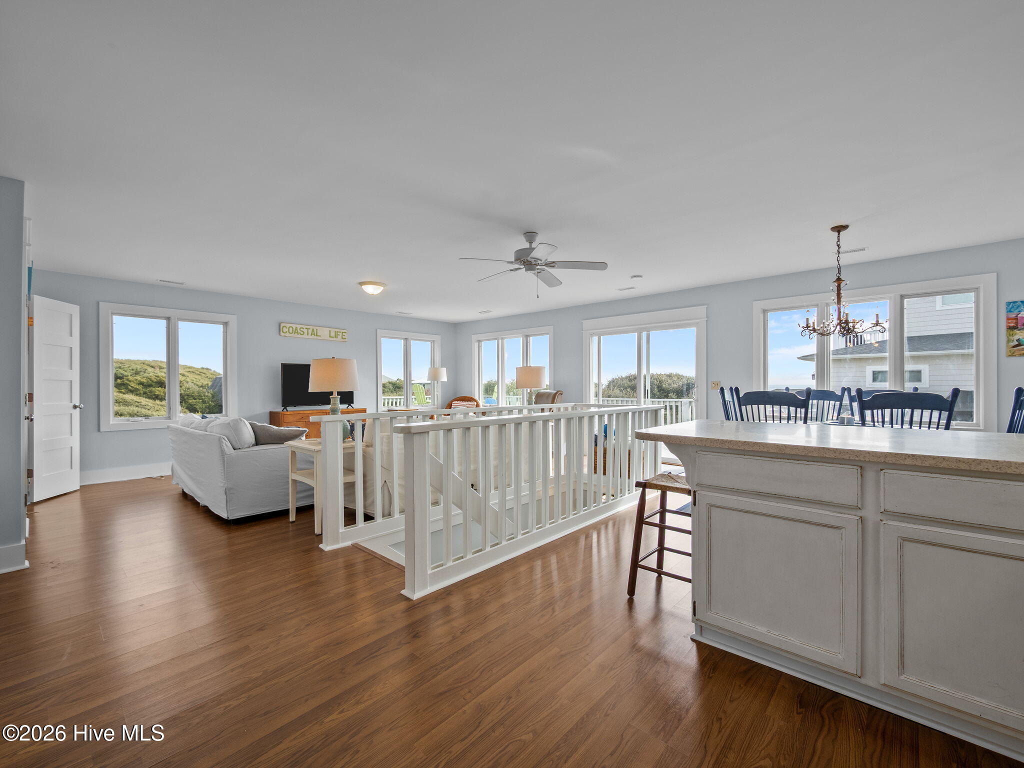 100547996 | Photo 14