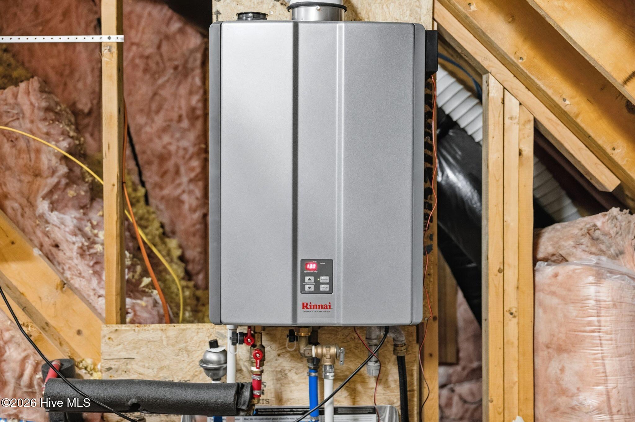 100561180 | Photo 75