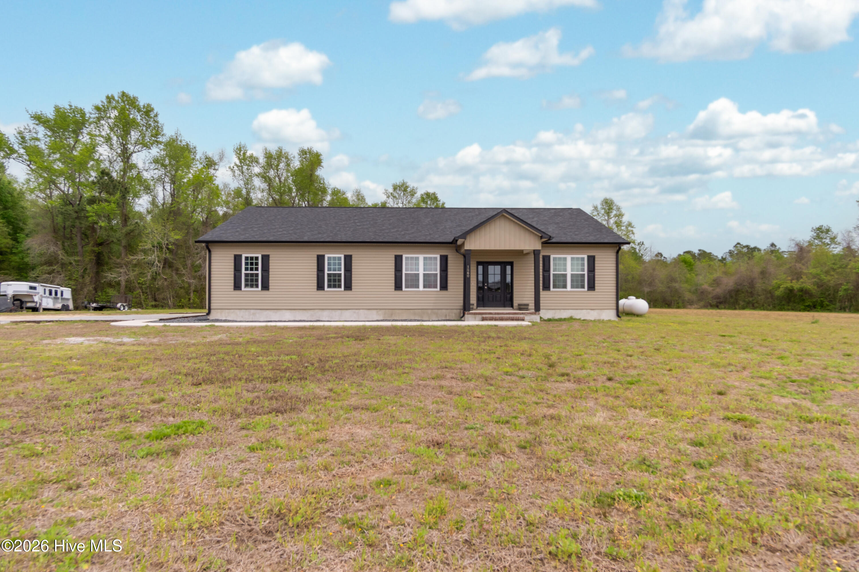 1560 White Oak River Road,Maysville