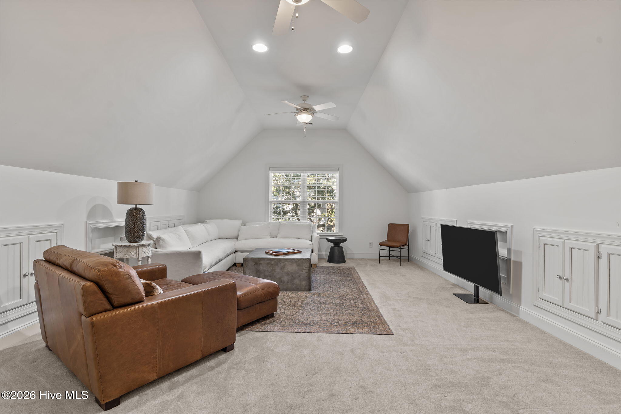 100561697 | Photo 32