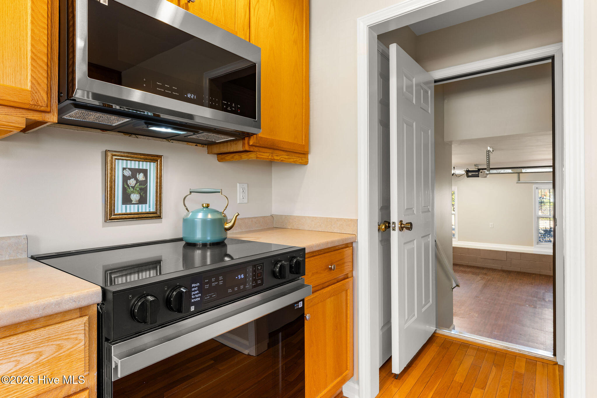 100554180 | Photo 16