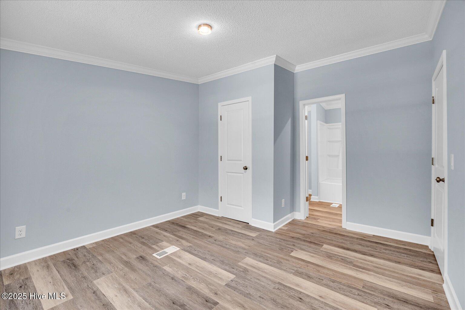 100512126 | Photo 26