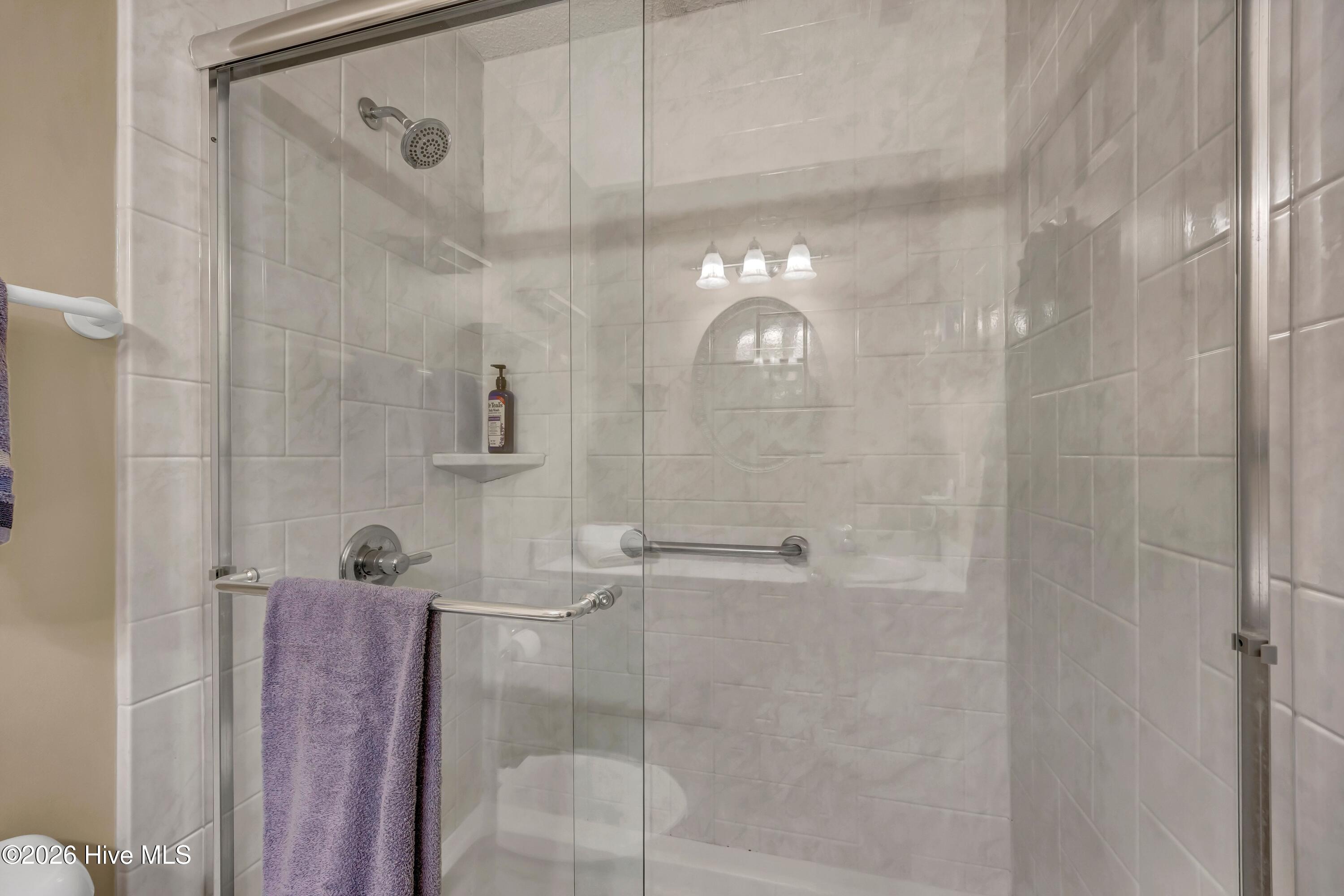 100554189 | Photo 17