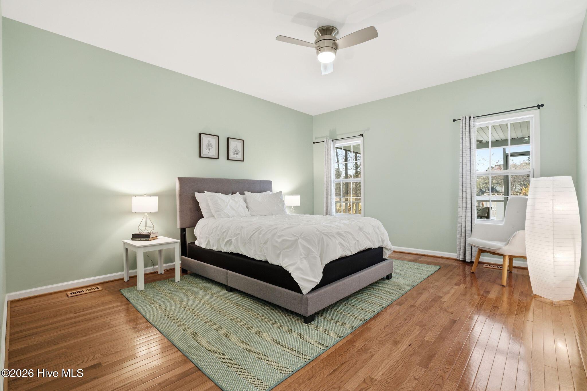 100560935 | Photo 41