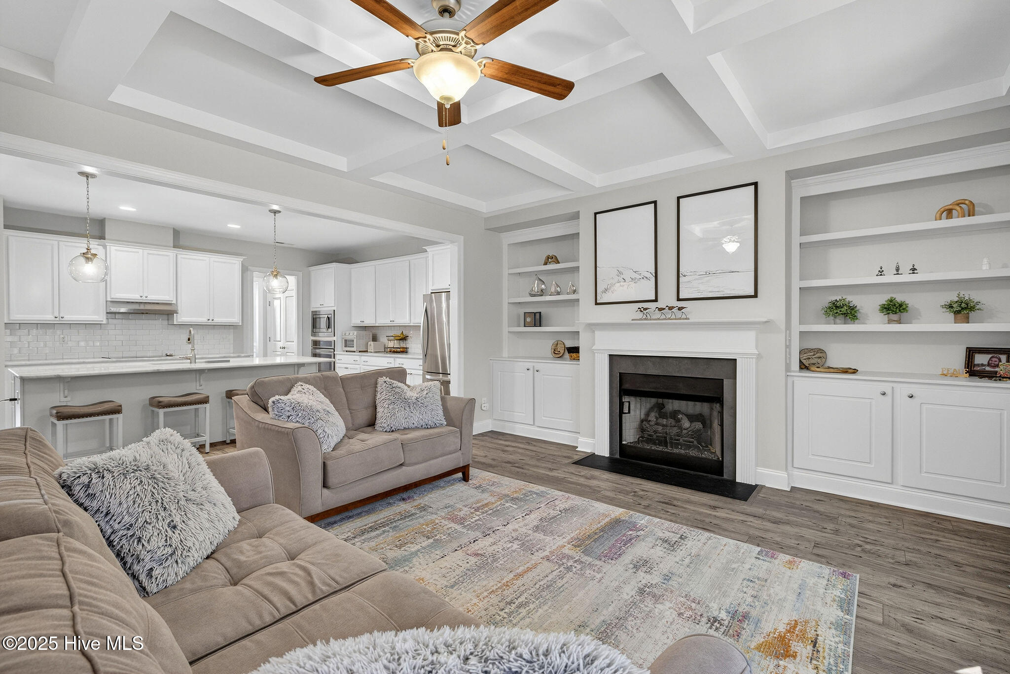 100541825 | Photo 15