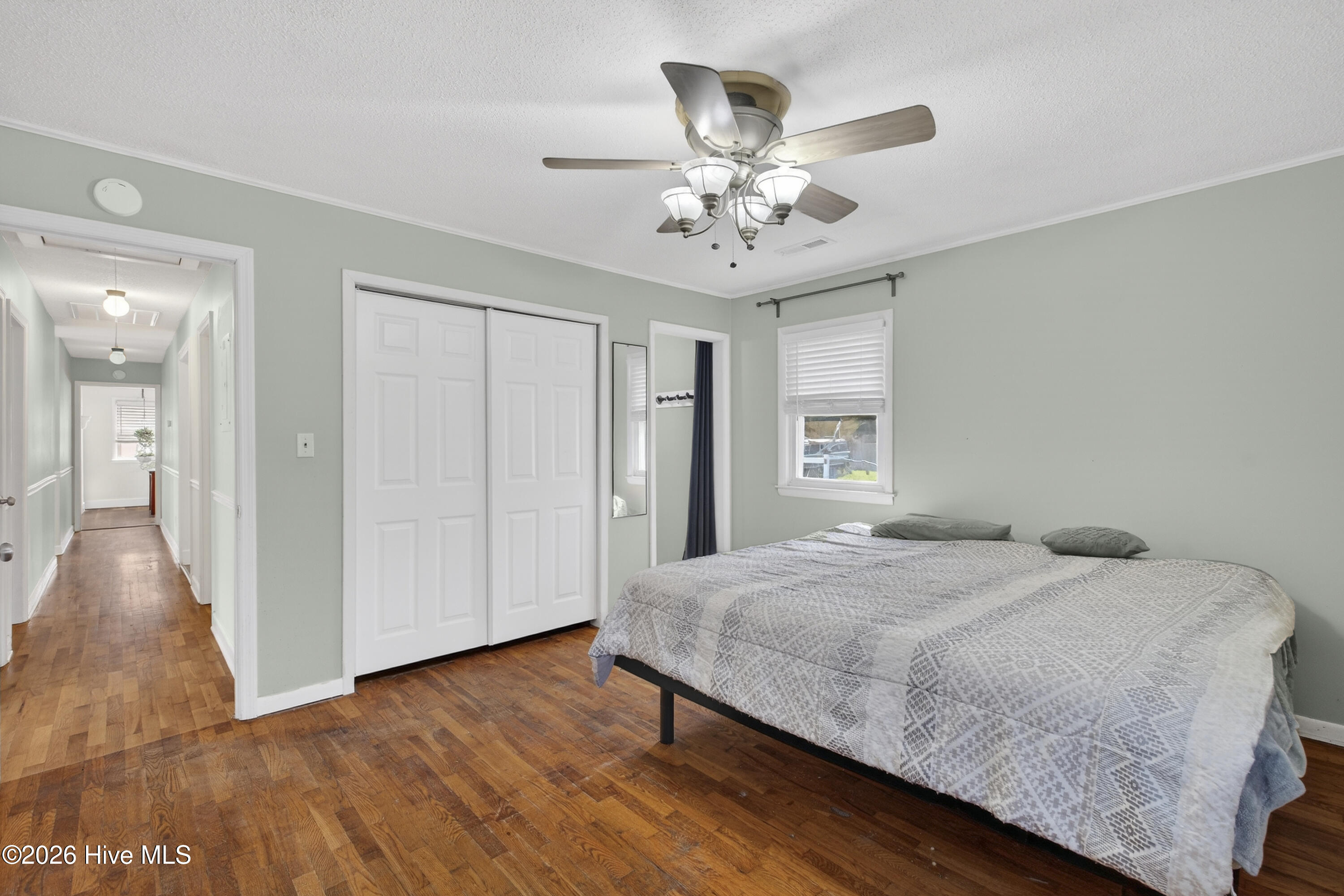 100558710 | Photo 27