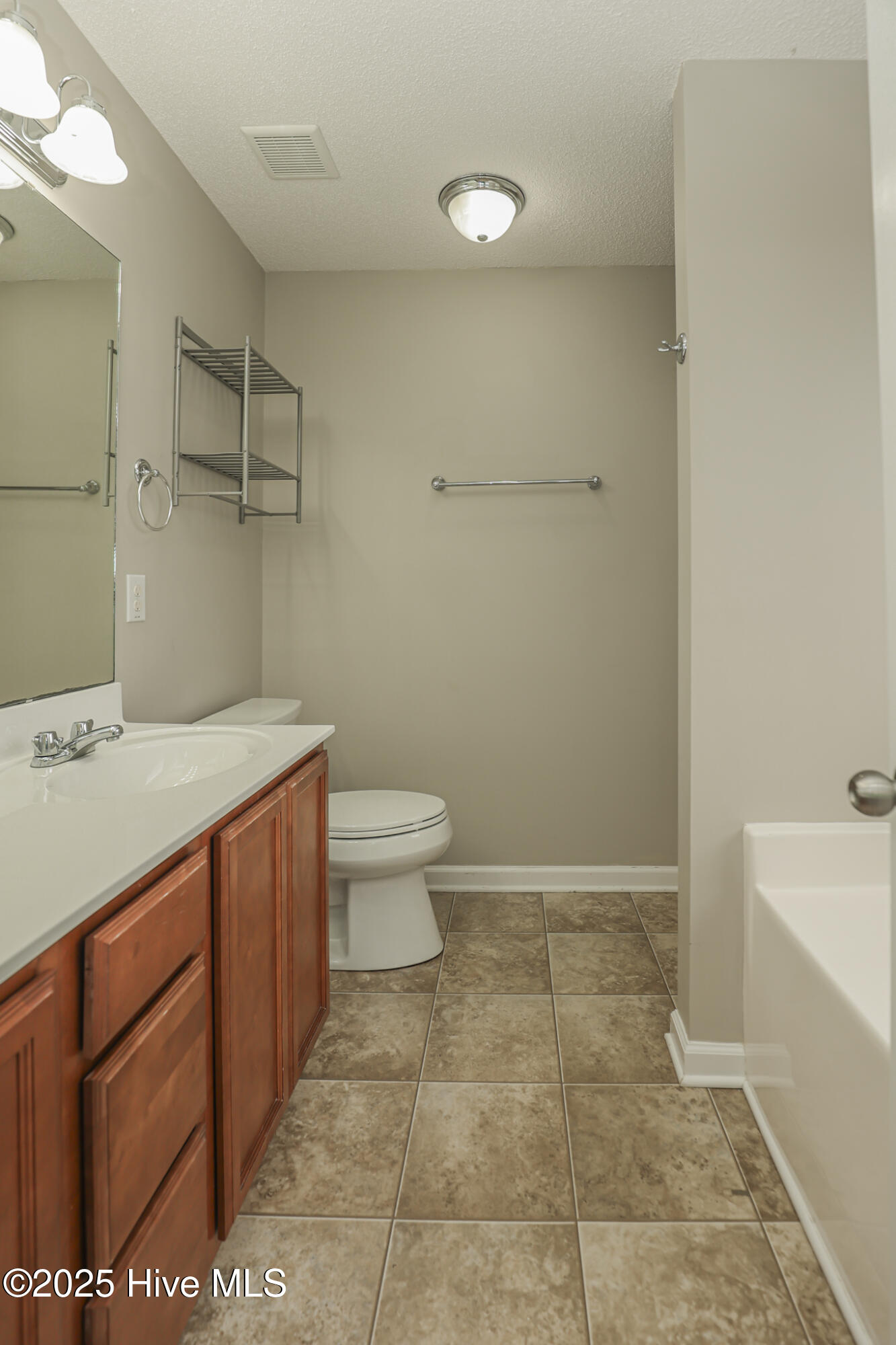 100536070 | Photo 29