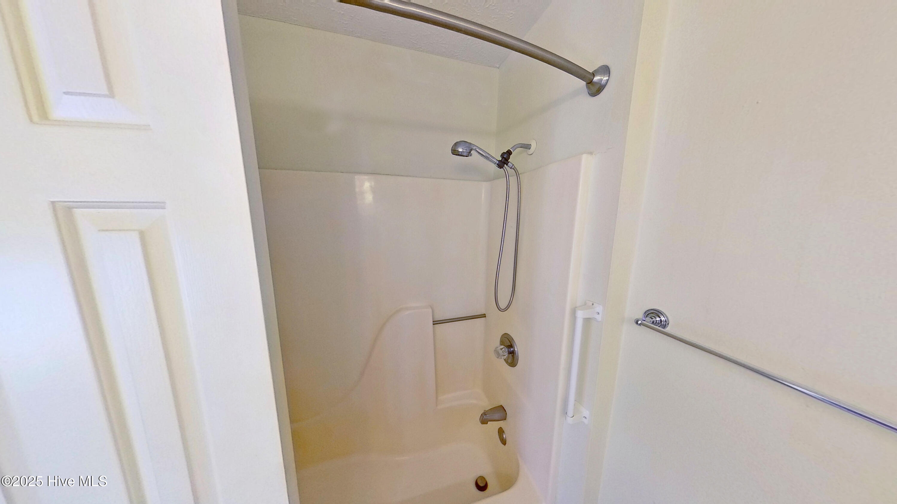 100540649 | Photo 25