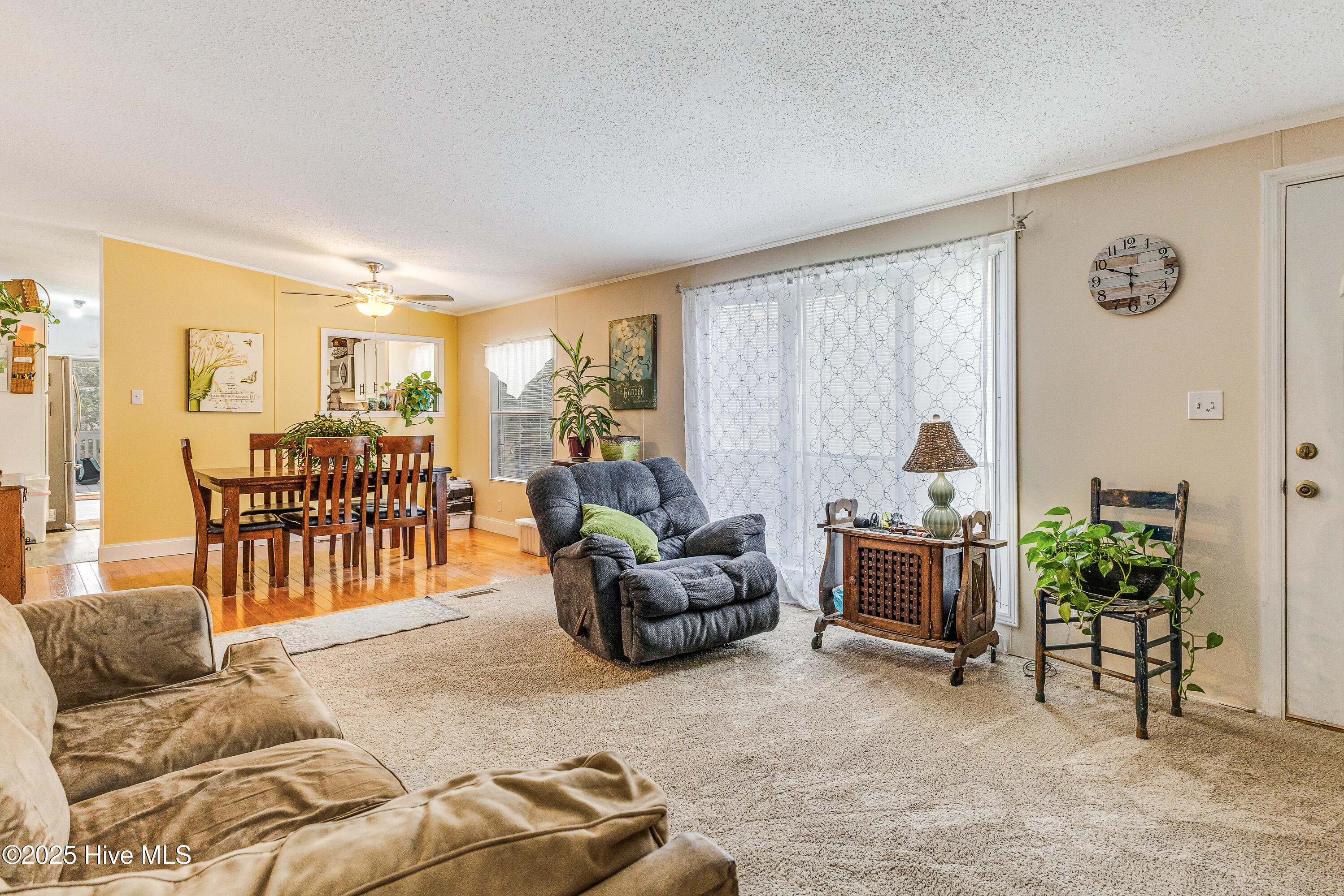 100543830 | Photo 16