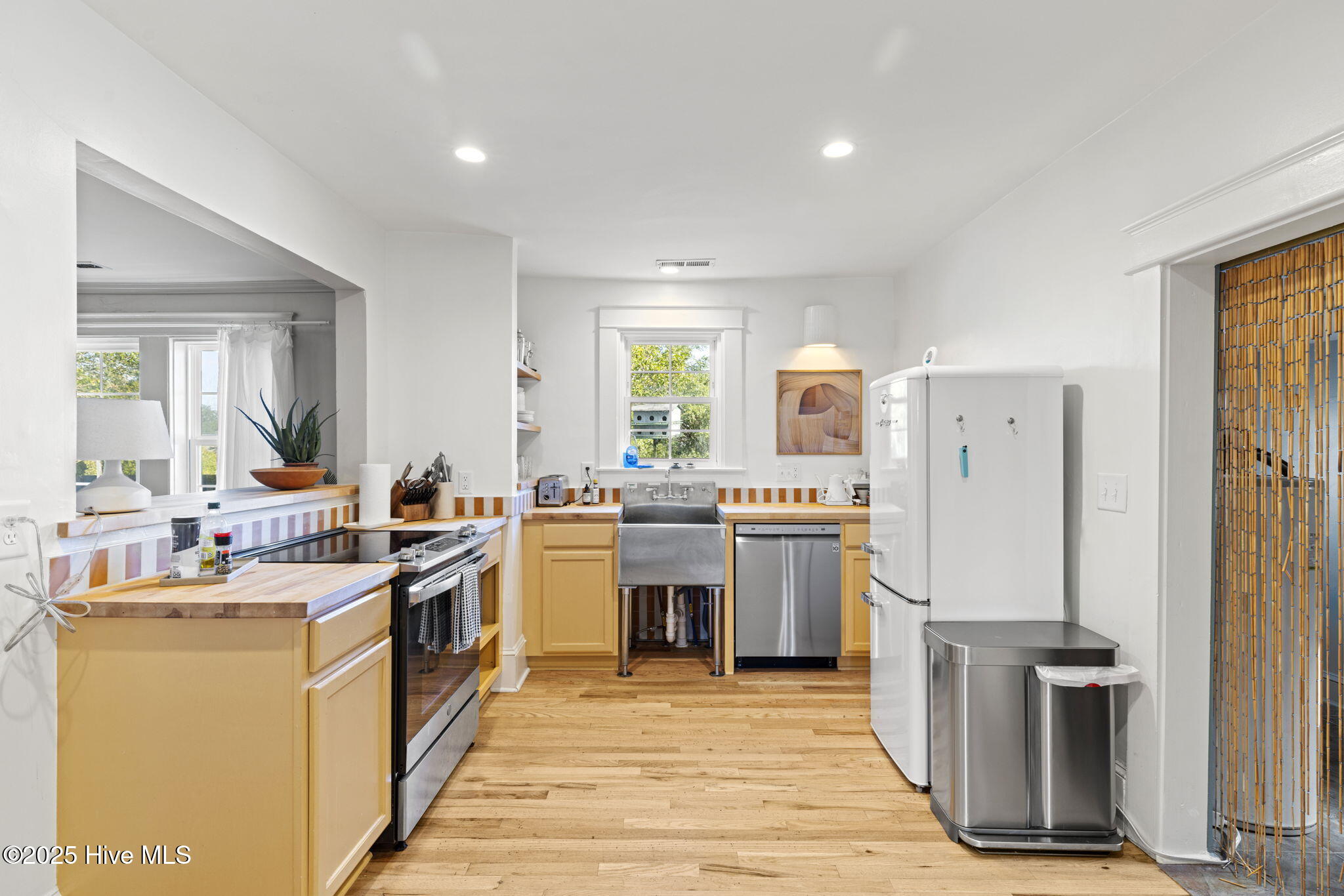 100531966 | Photo 22