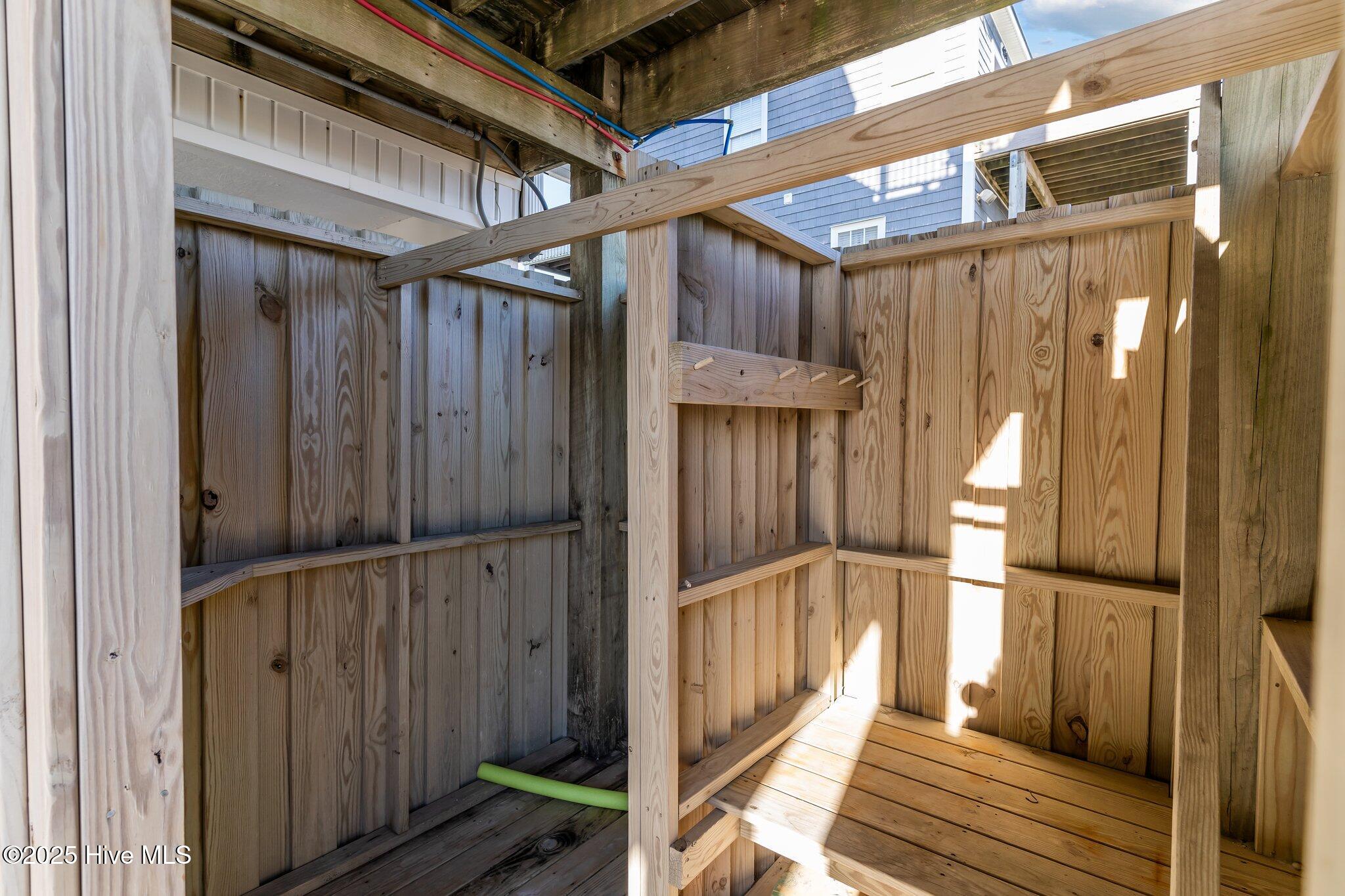 100539376 | Photo 48