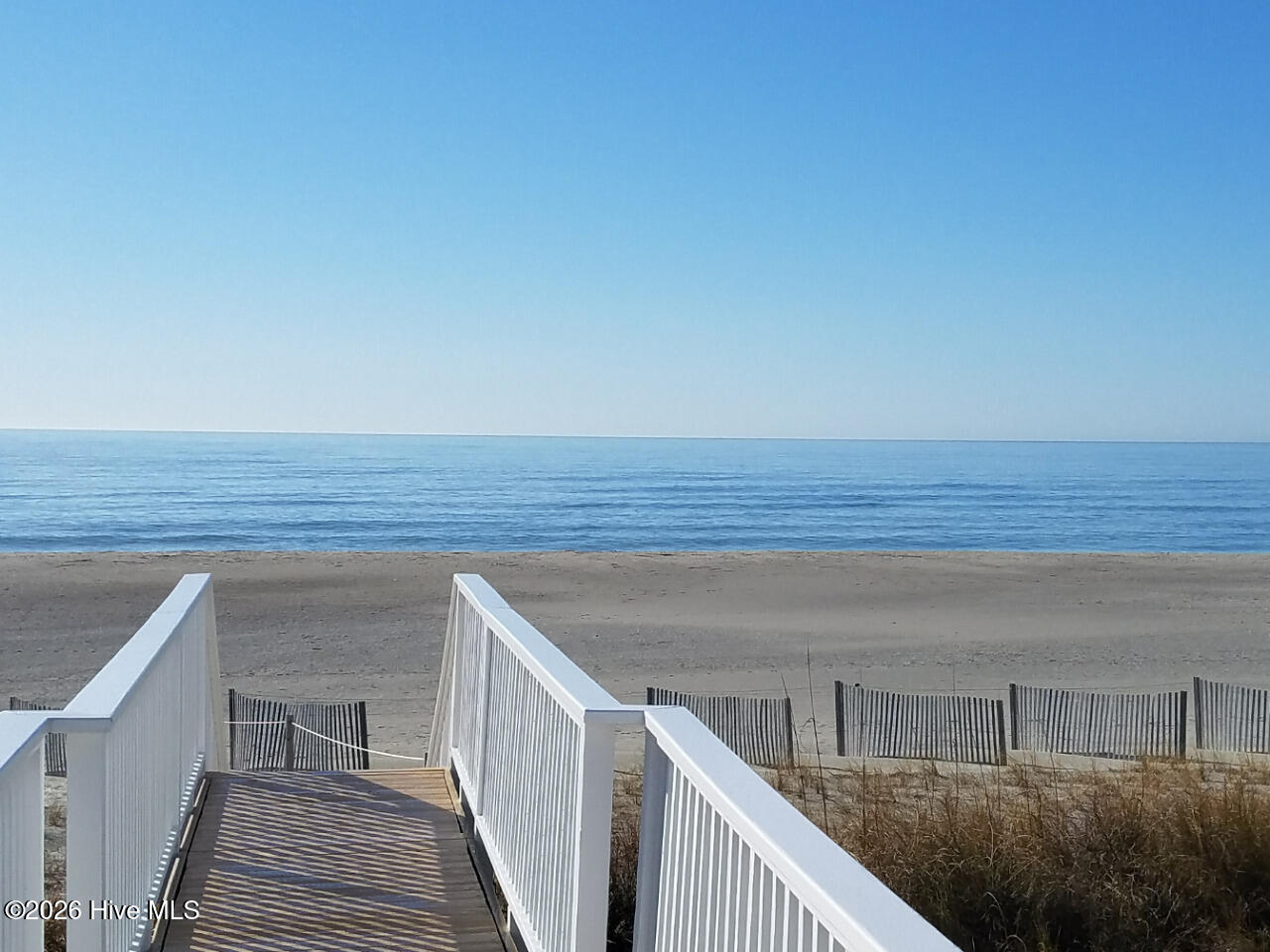 100547774 | Photo 33