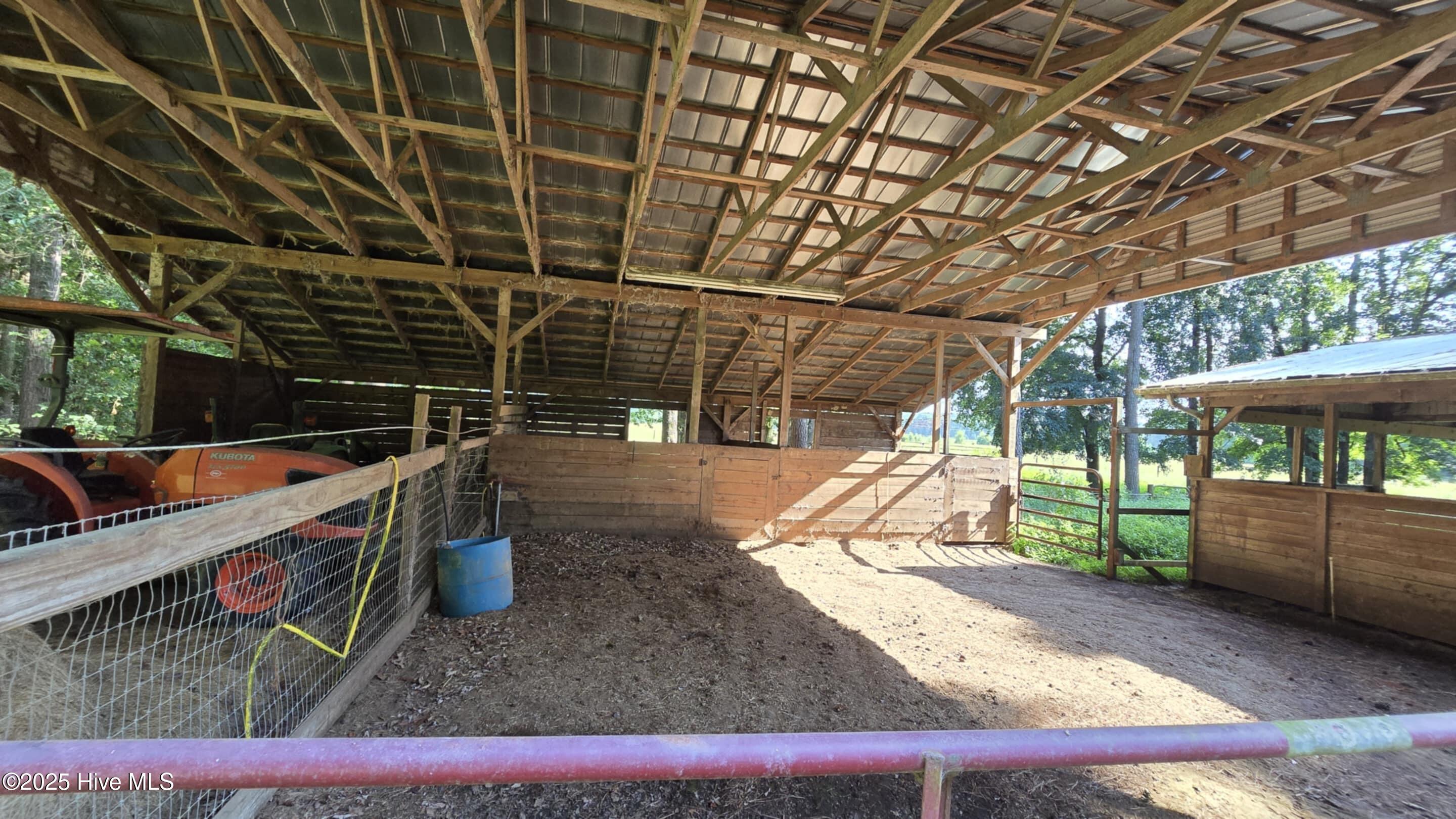 100522277 | Photo 25